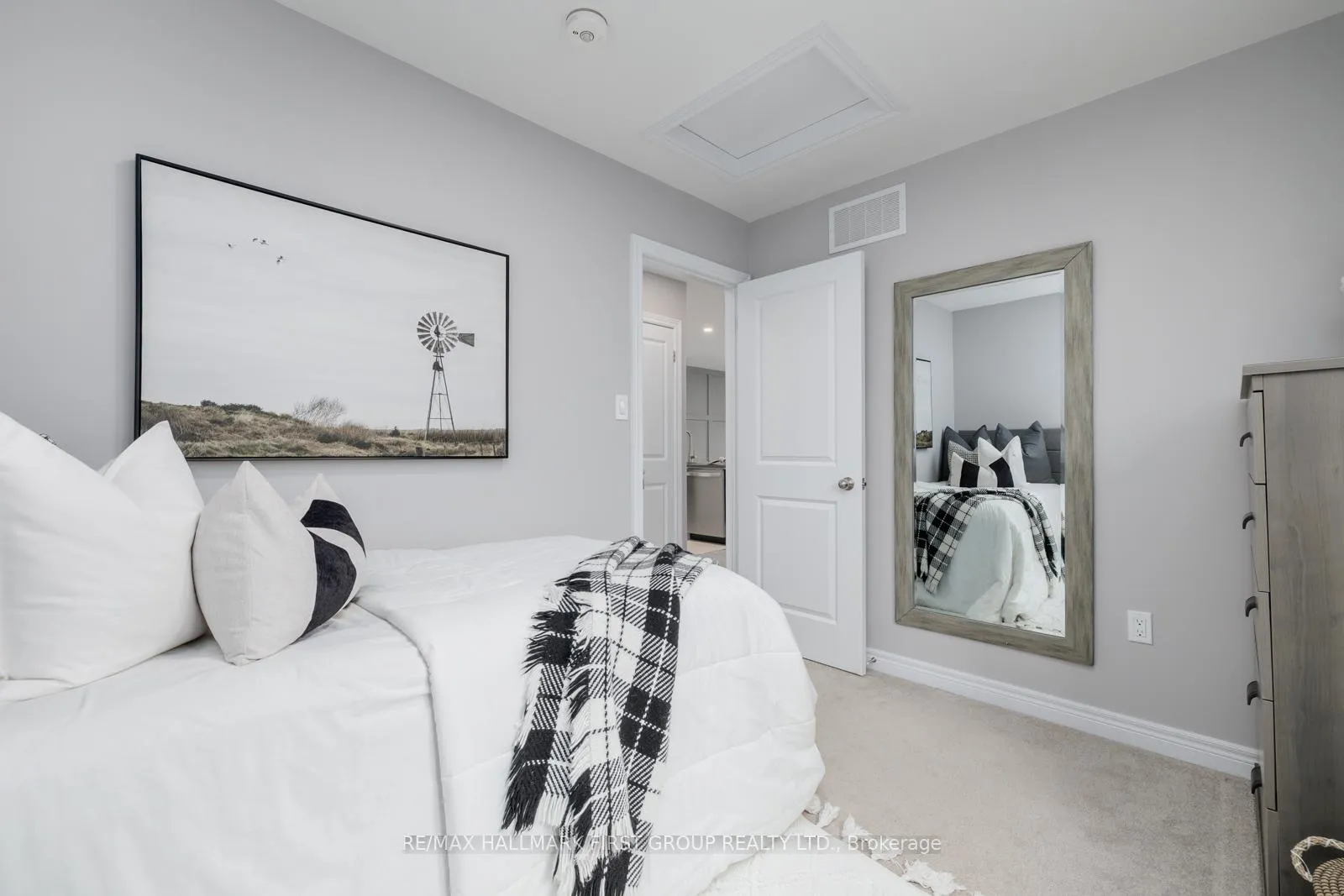 Photo 22 of 27 Louis Way, Scugog, Port Perry — HOMEH