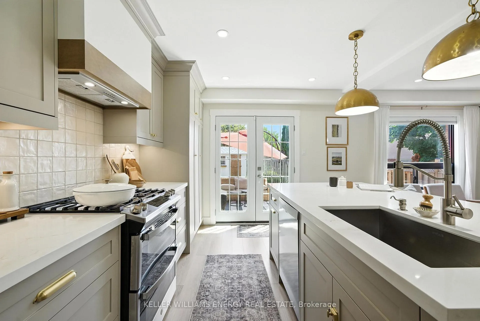 Photo 7 of 9 Glen Ray Court, Clarington, Bowmanville — HOMEH