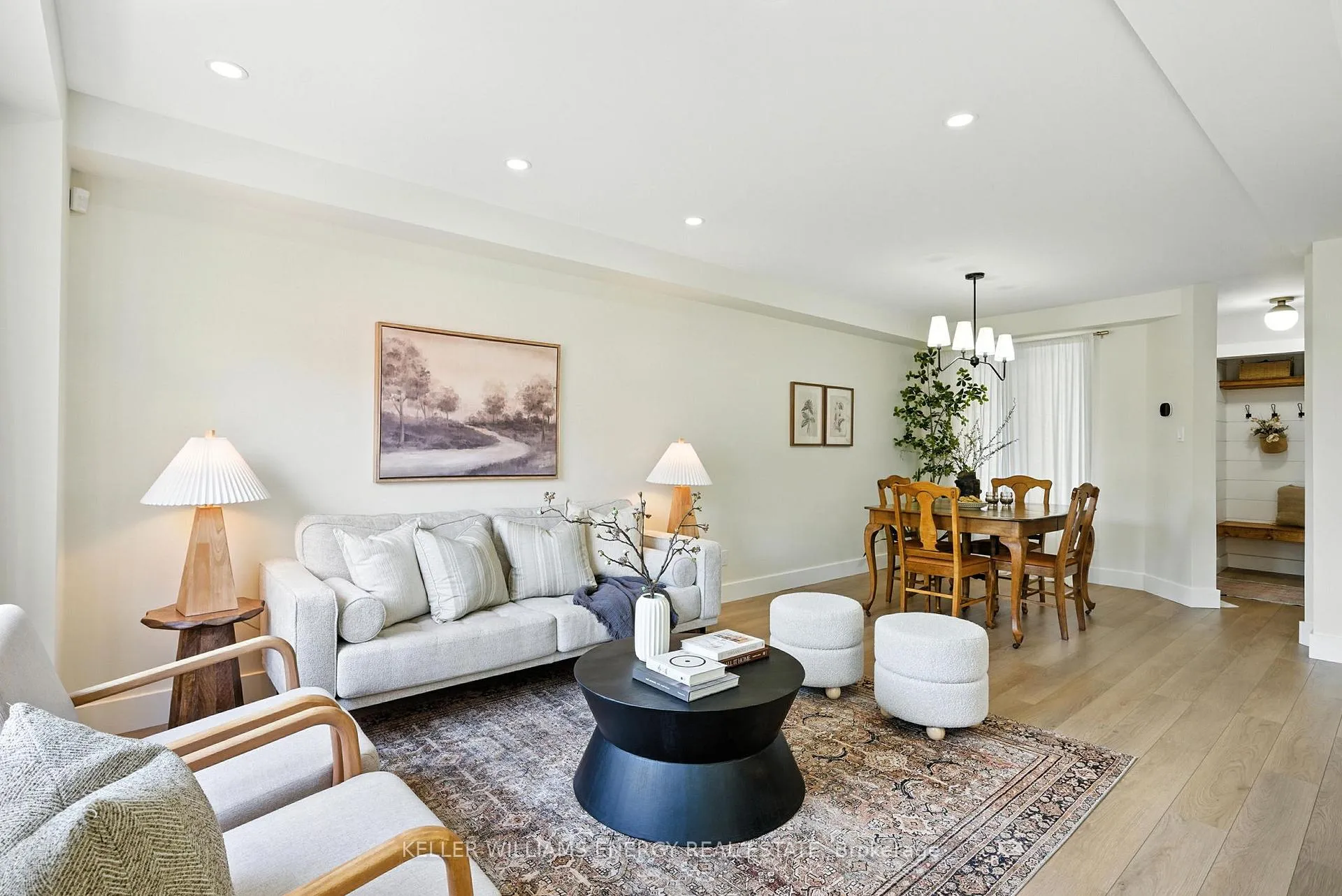 Photo 11 of 9 Glen Ray Court, Clarington, Bowmanville — HOMEH