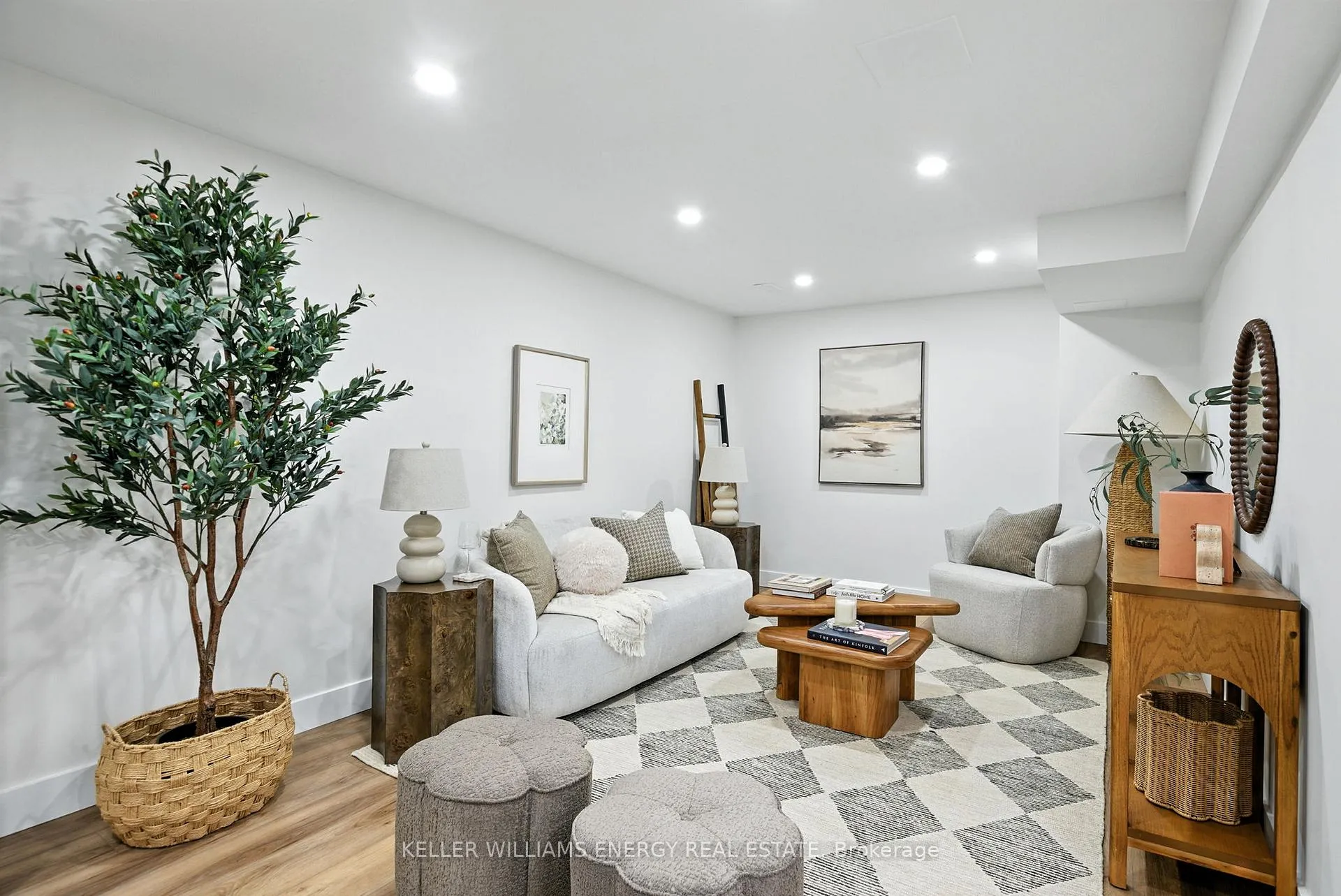 Photo 39 of 9 Glen Ray Court, Clarington, Bowmanville — HOMEH