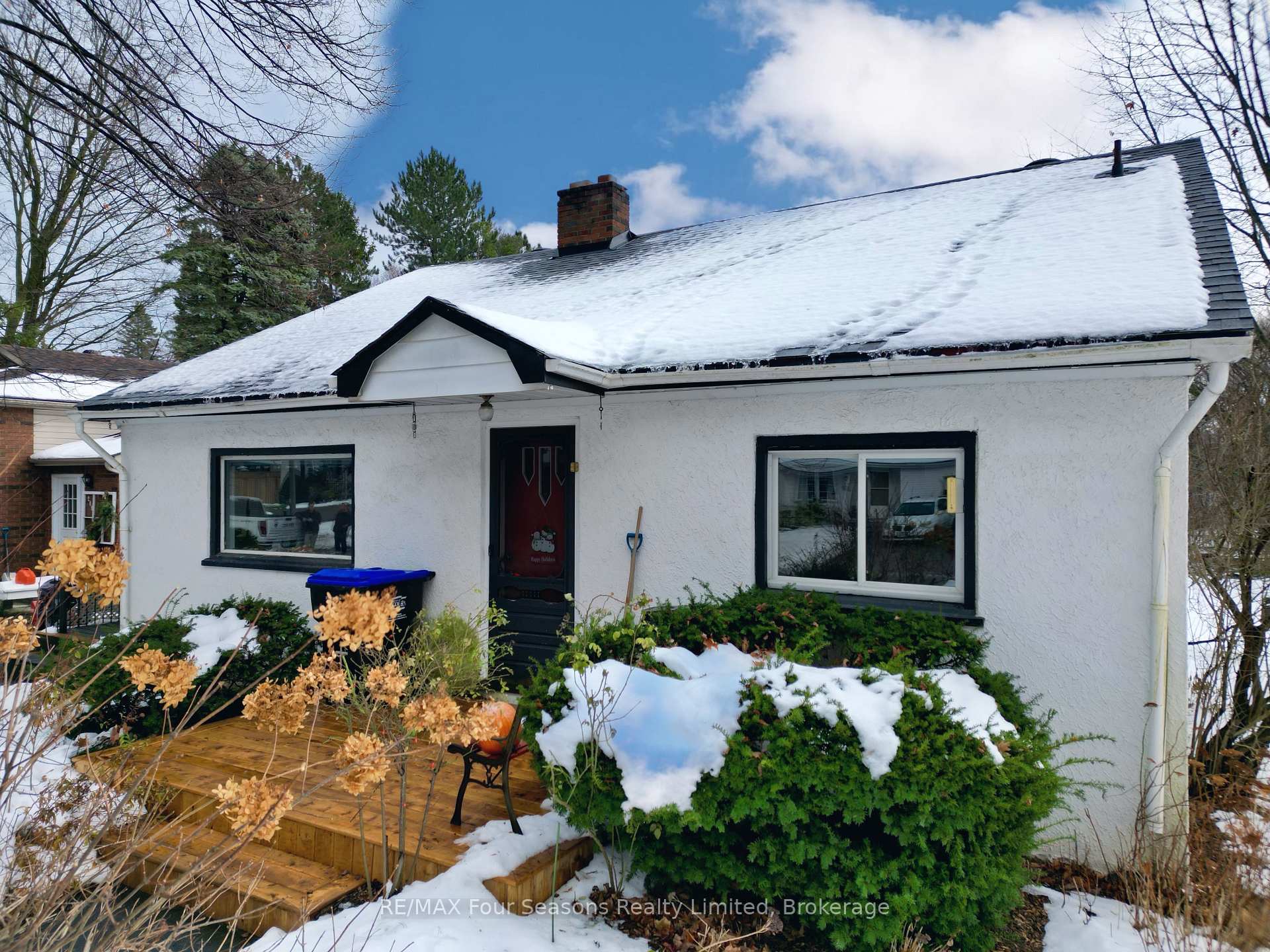 Photo 2 of 210 Saunders Street, Clearview, Stayner — HOMEH