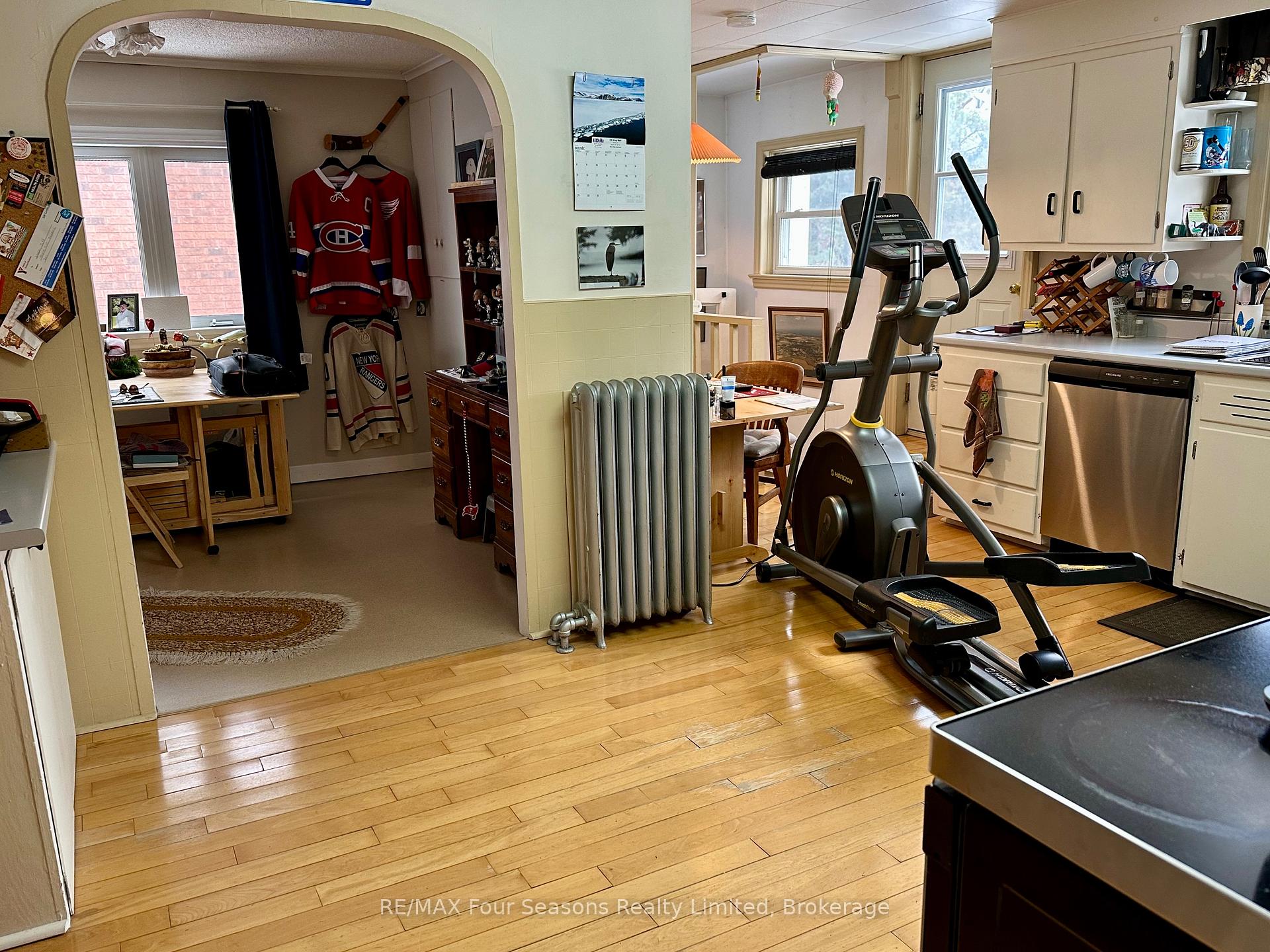 Photo 14 of 210 Saunders Street, Clearview, Stayner — HOMEH