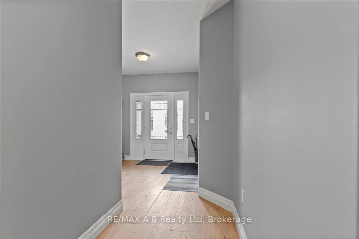 Photo 8 of 154 Ridgewood Crescent E, St. Marys — HOMEH
