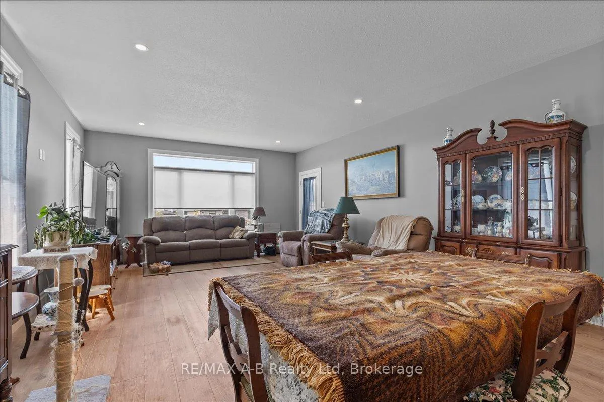 Photo 10 of 154 Ridgewood Crescent E, St. Marys — HOMEH