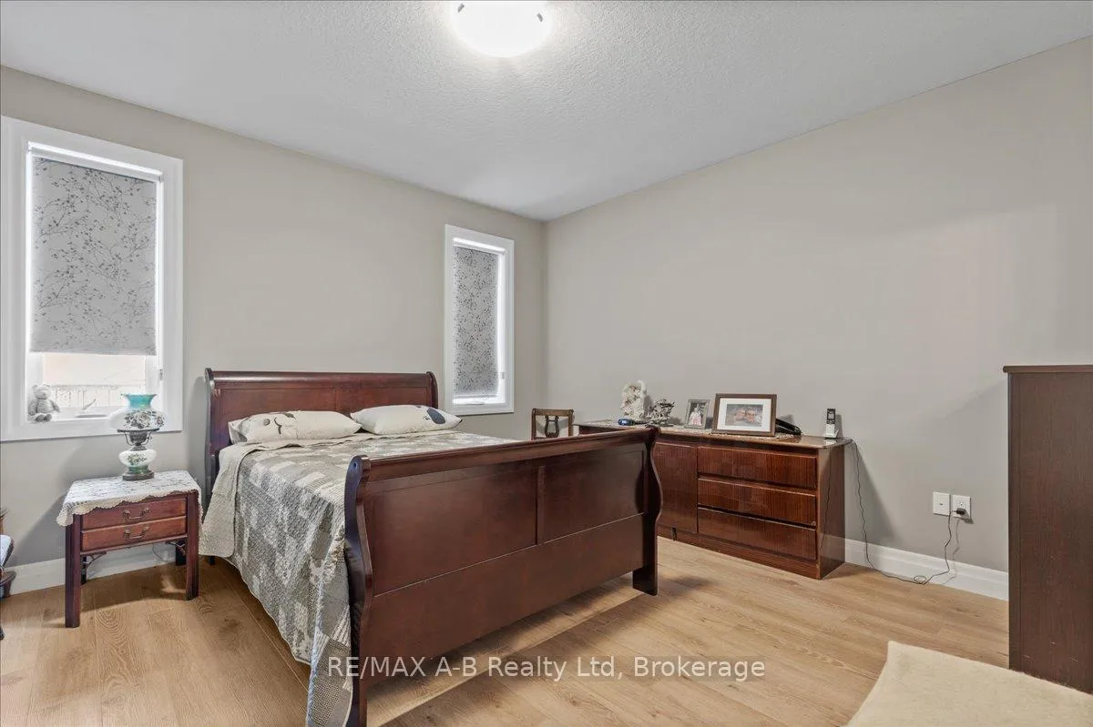 Photo 18 of 154 Ridgewood Crescent E, St. Marys — HOMEH