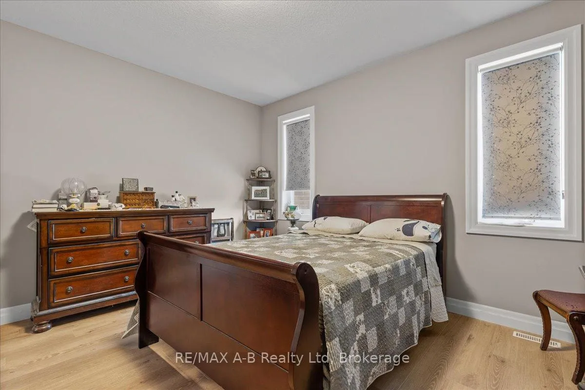 Photo 19 of 154 Ridgewood Crescent E, St. Marys — HOMEH