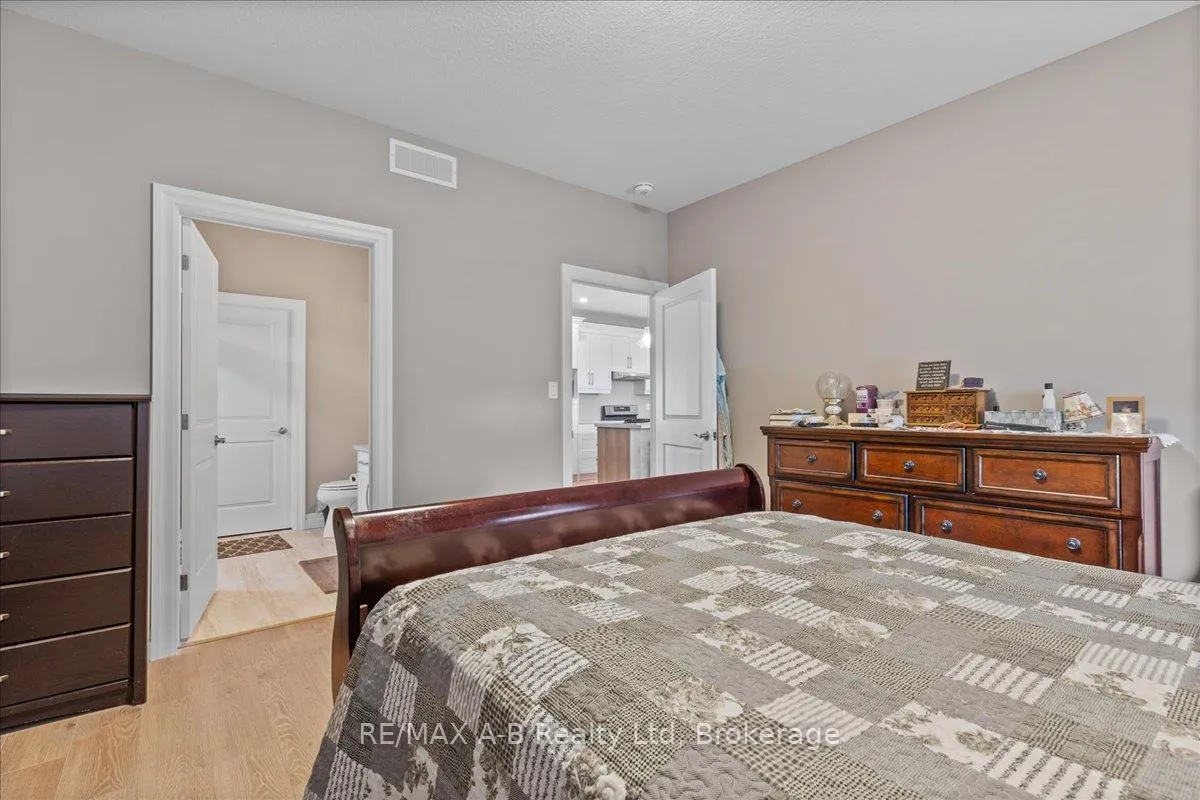 Photo 20 of 154 Ridgewood Crescent E, St. Marys — HOMEH
