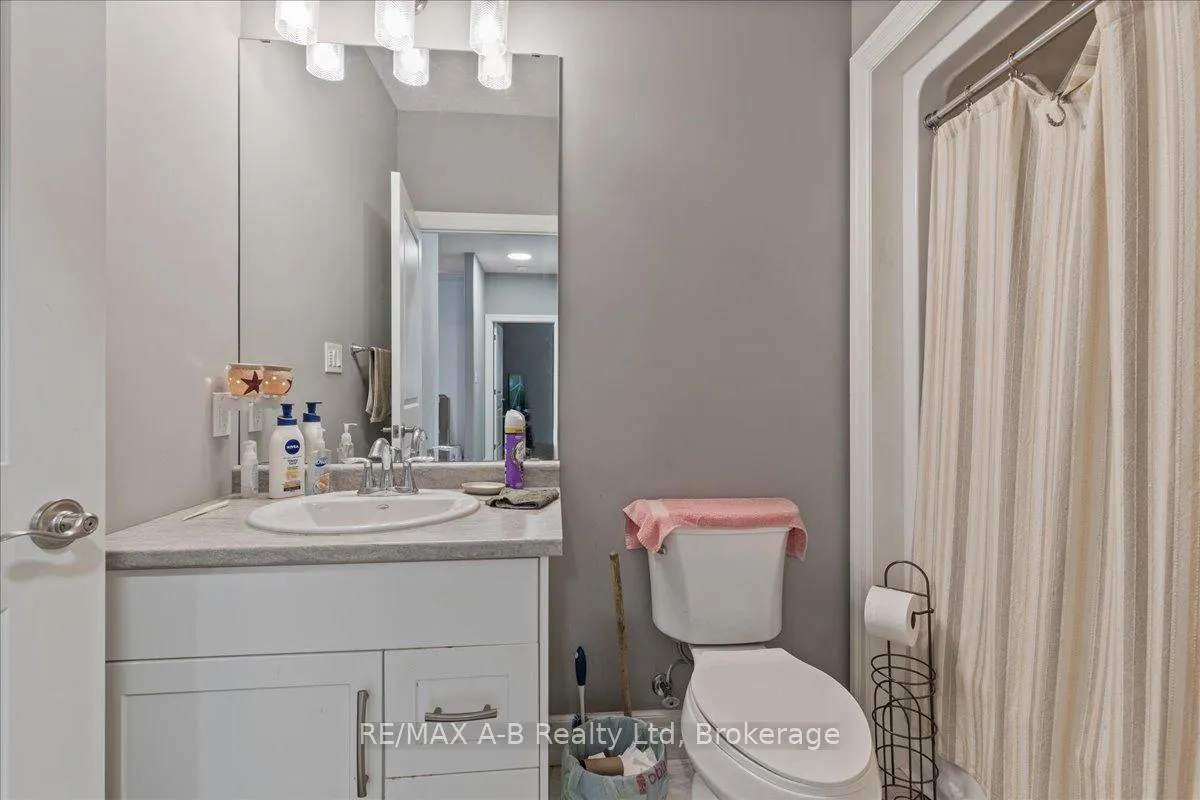 Photo 22 of 154 Ridgewood Crescent E, St. Marys — HOMEH