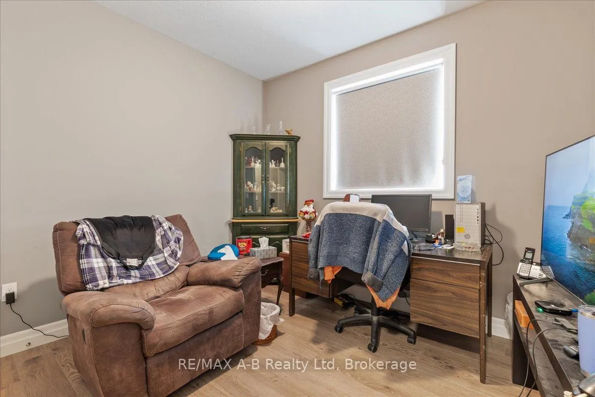 Photo 23 of 154 Ridgewood Crescent E, St. Marys — HOMEH
