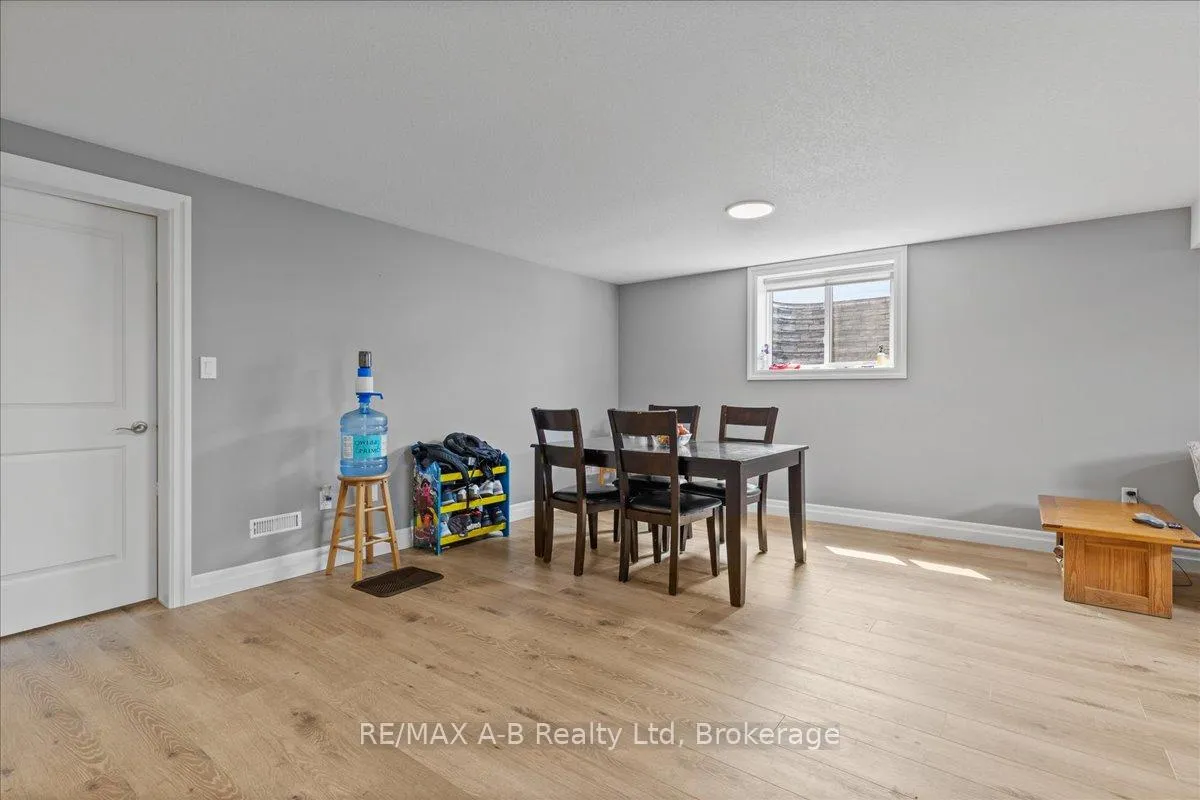Photo 25 of 154 Ridgewood Crescent E, St. Marys — HOMEH