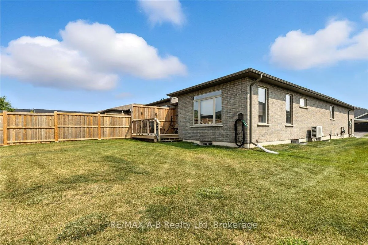 Photo 30 of 154 Ridgewood Crescent E, St. Marys — HOMEH