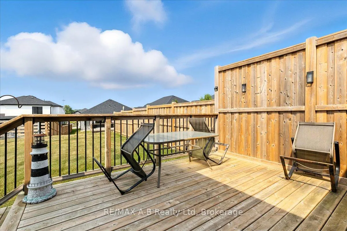 Photo 31 of 154 Ridgewood Crescent E, St. Marys — HOMEH