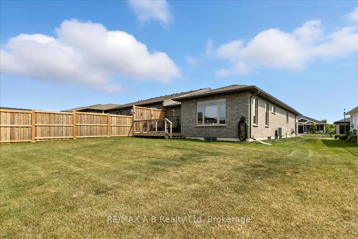 Photo 33 of 154 Ridgewood Crescent E, St. Marys — HOMEH