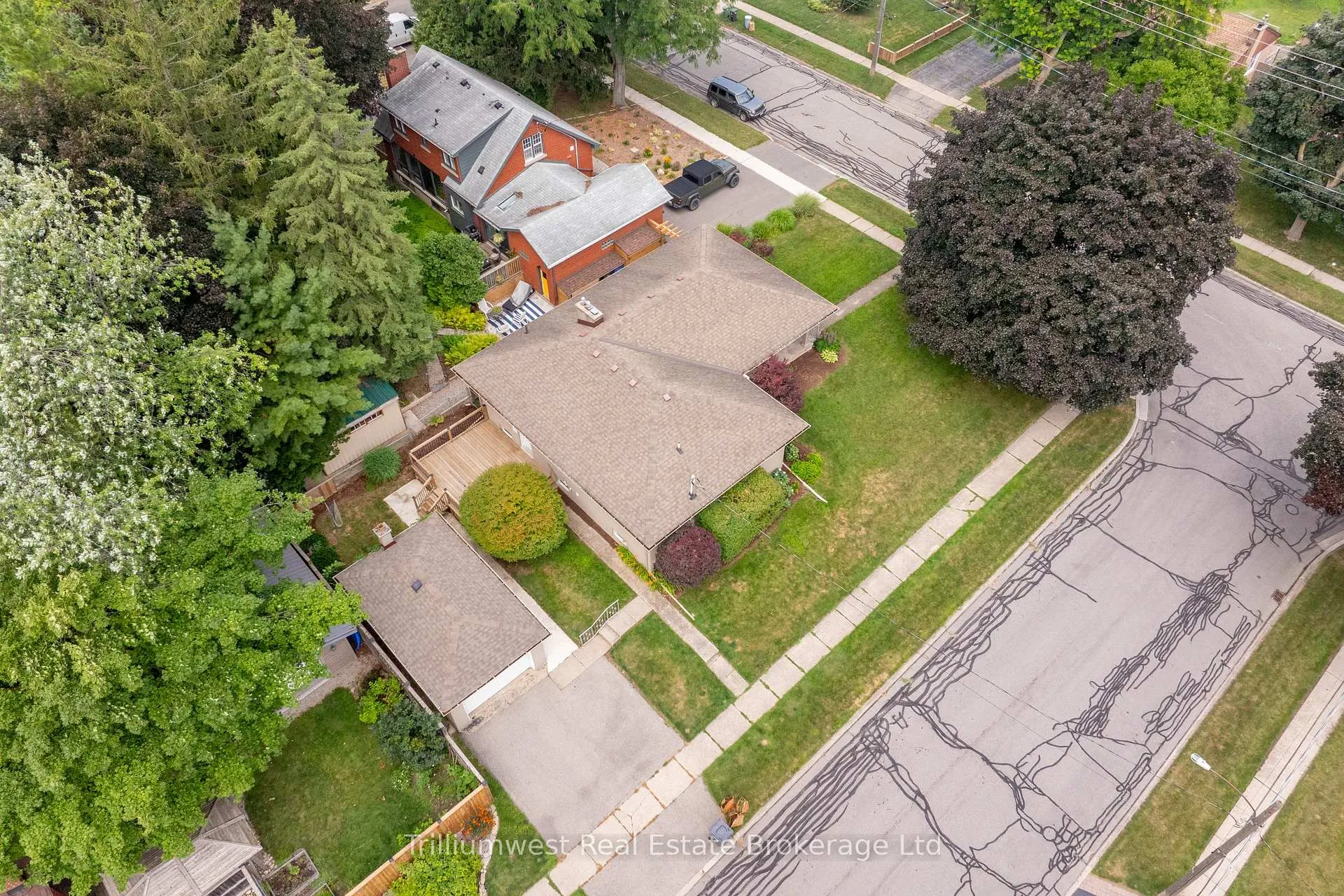Photo 38 of 32 Elginfield Drive, Guelph, Grange Road — HOMEH