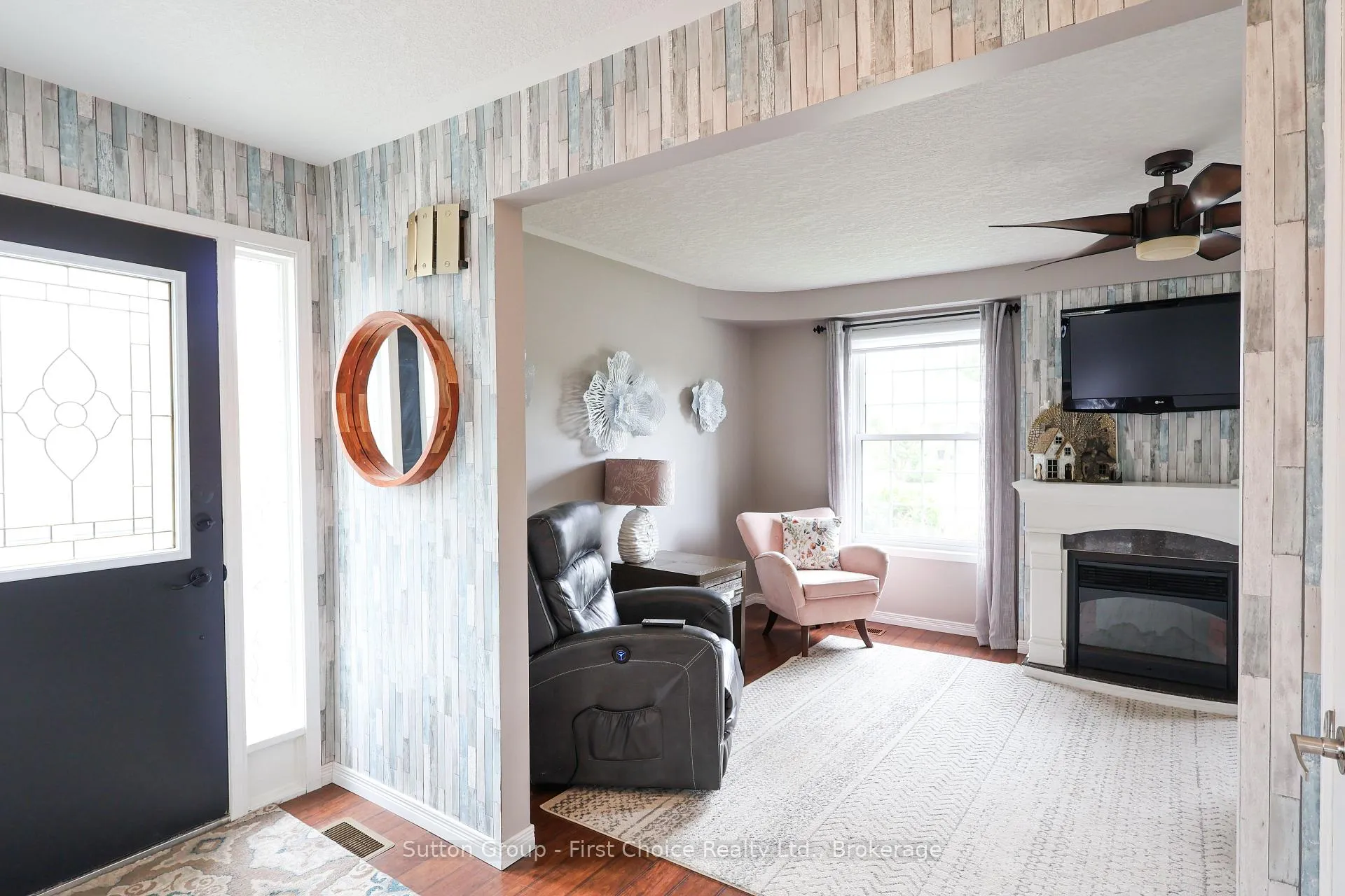 Photo 5 of 123 Forman Avenue, Stratford — HOMEH