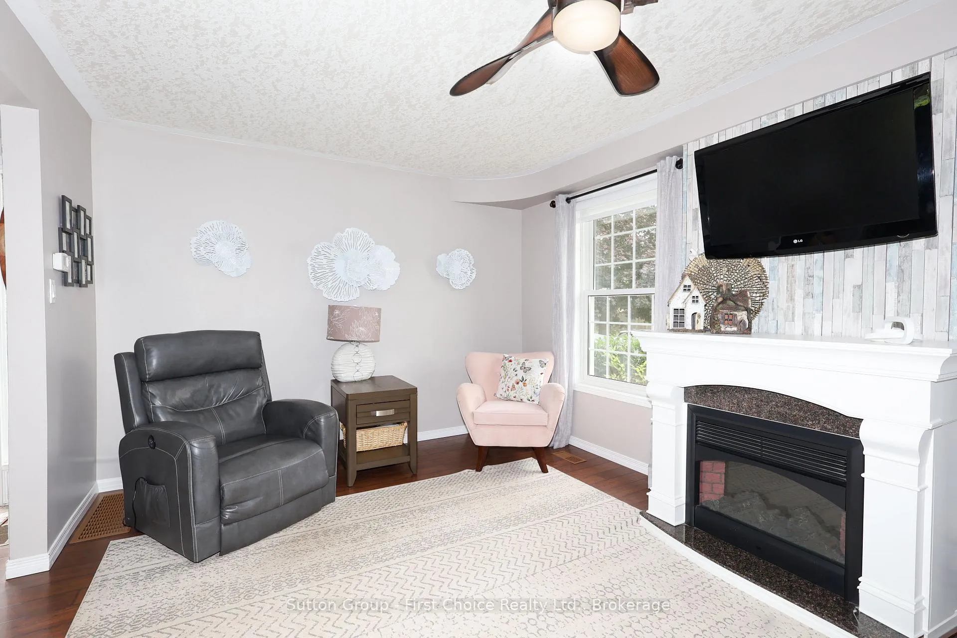 Photo 7 of 123 Forman Avenue, Stratford — HOMEH