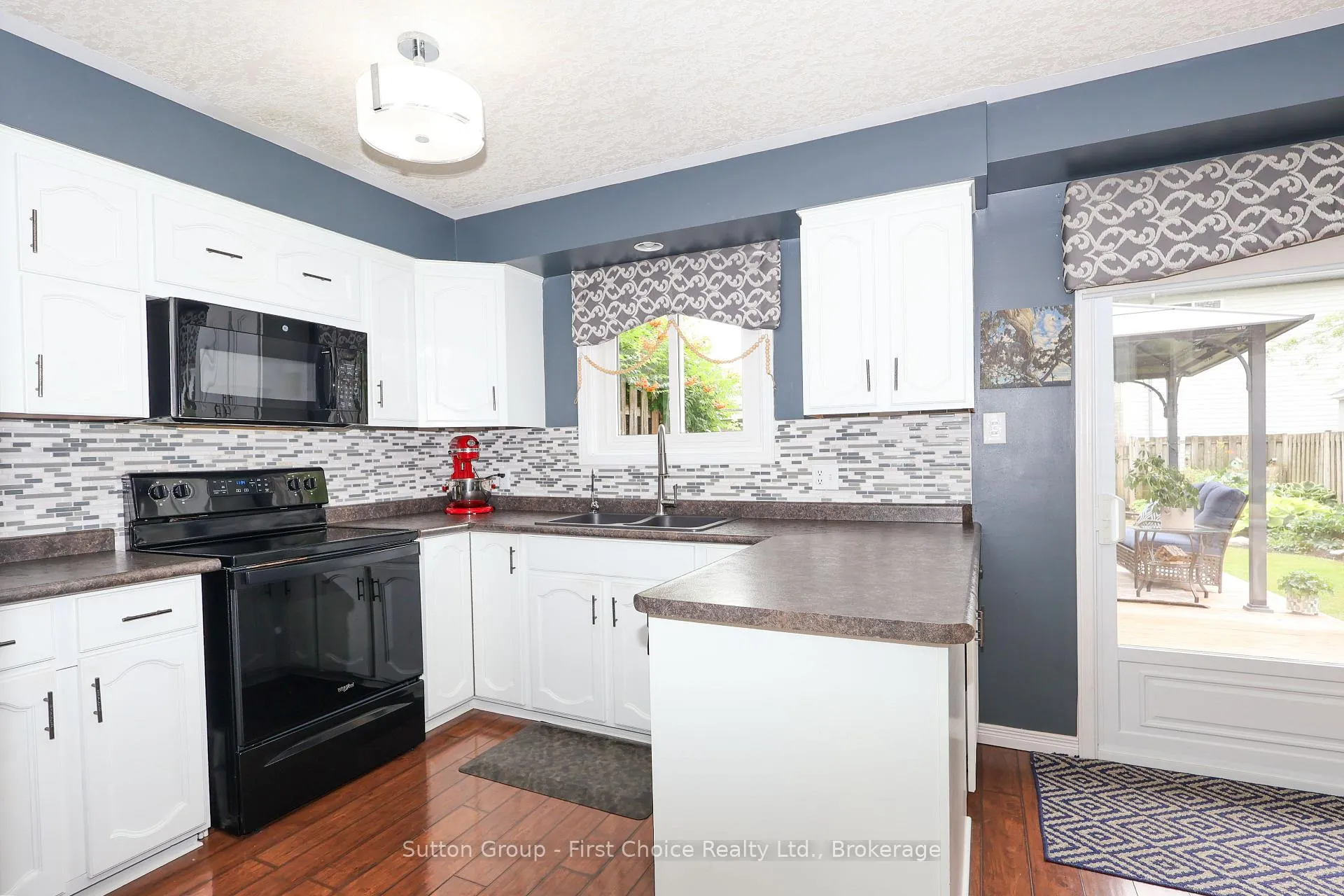 Photo 9 of 123 Forman Avenue, Stratford — HOMEH