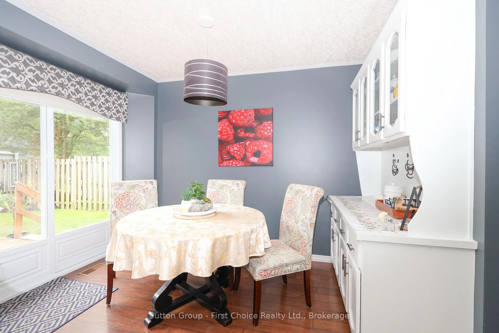 Photo 11 of 123 Forman Avenue, Stratford — HOMEH
