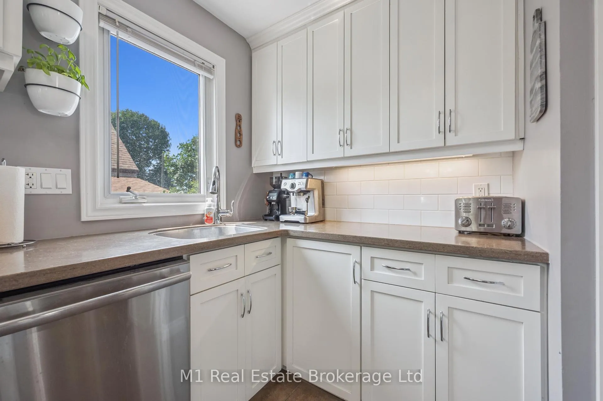 Photo 17 of 15 Gowdy Avenue, Guelph, Junction/Onward Willow — HOMEH