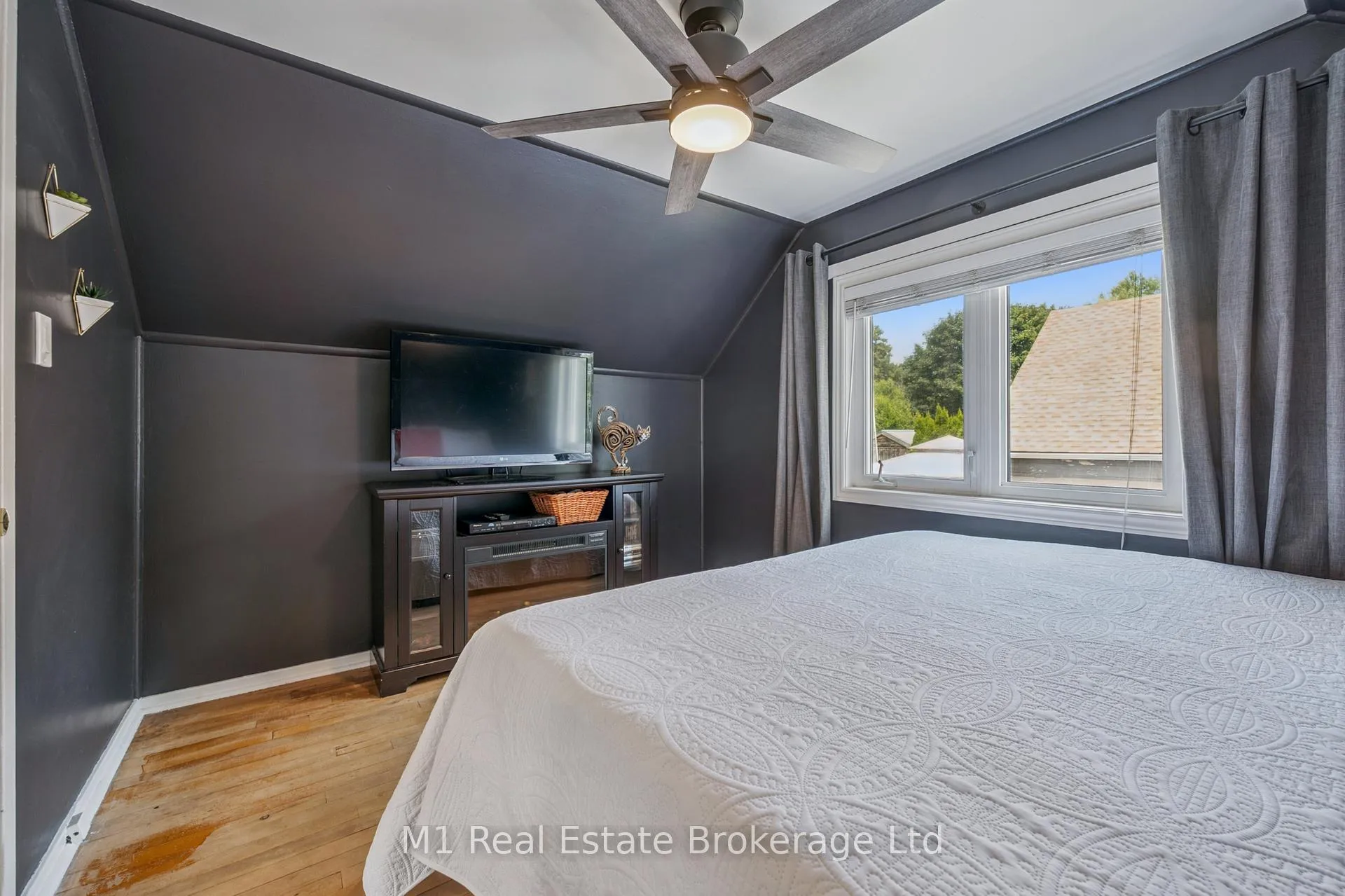 Photo 23 of 15 Gowdy Avenue, Guelph, Junction/Onward Willow — HOMEH