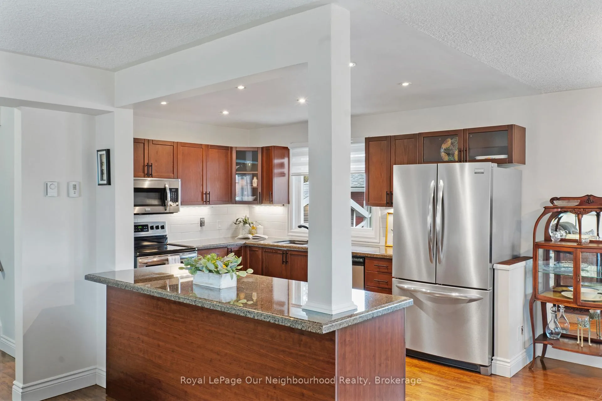 Photo 8 of 11 Ontario Street, Clarington, Bowmanville — HOMEH