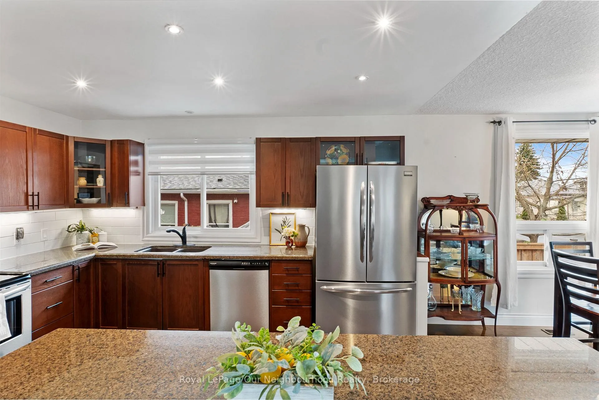 Photo 11 of 11 Ontario Street, Clarington, Bowmanville — HOMEH