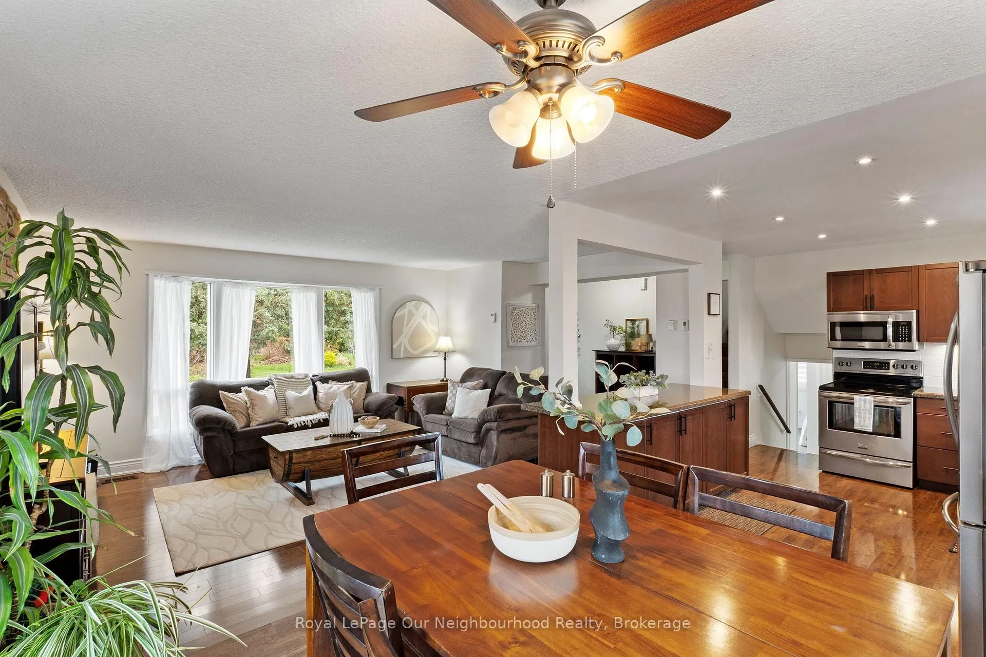 Photo 13 of 11 Ontario Street, Clarington, Bowmanville — HOMEH