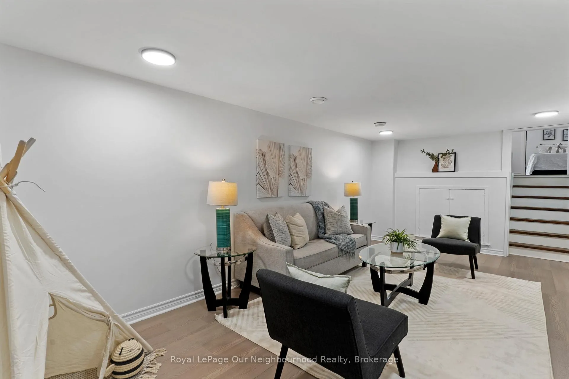 Photo 28 of 11 Ontario Street, Clarington, Bowmanville — HOMEH