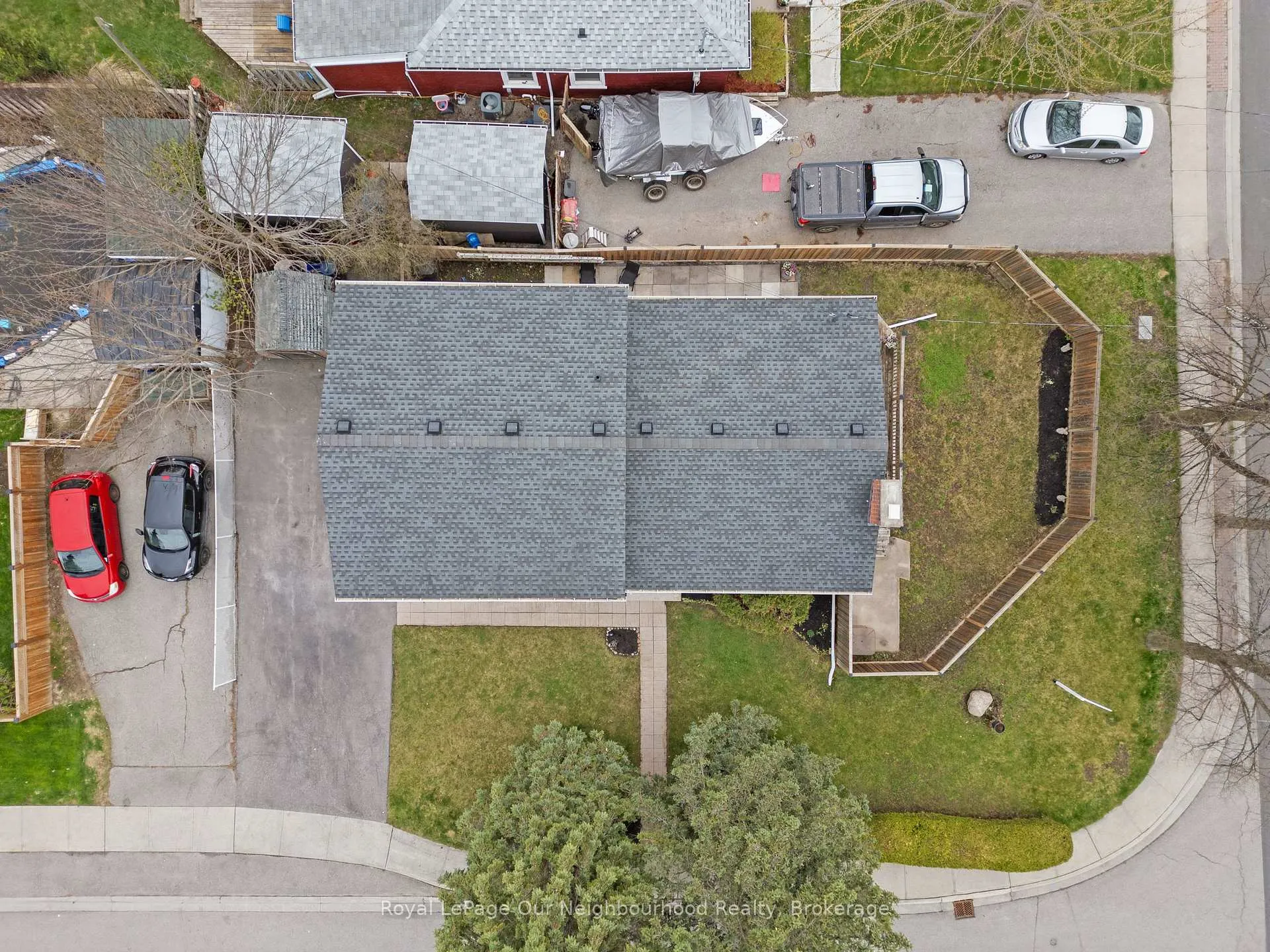Photo 33 of 11 Ontario Street, Clarington, Bowmanville — HOMEH