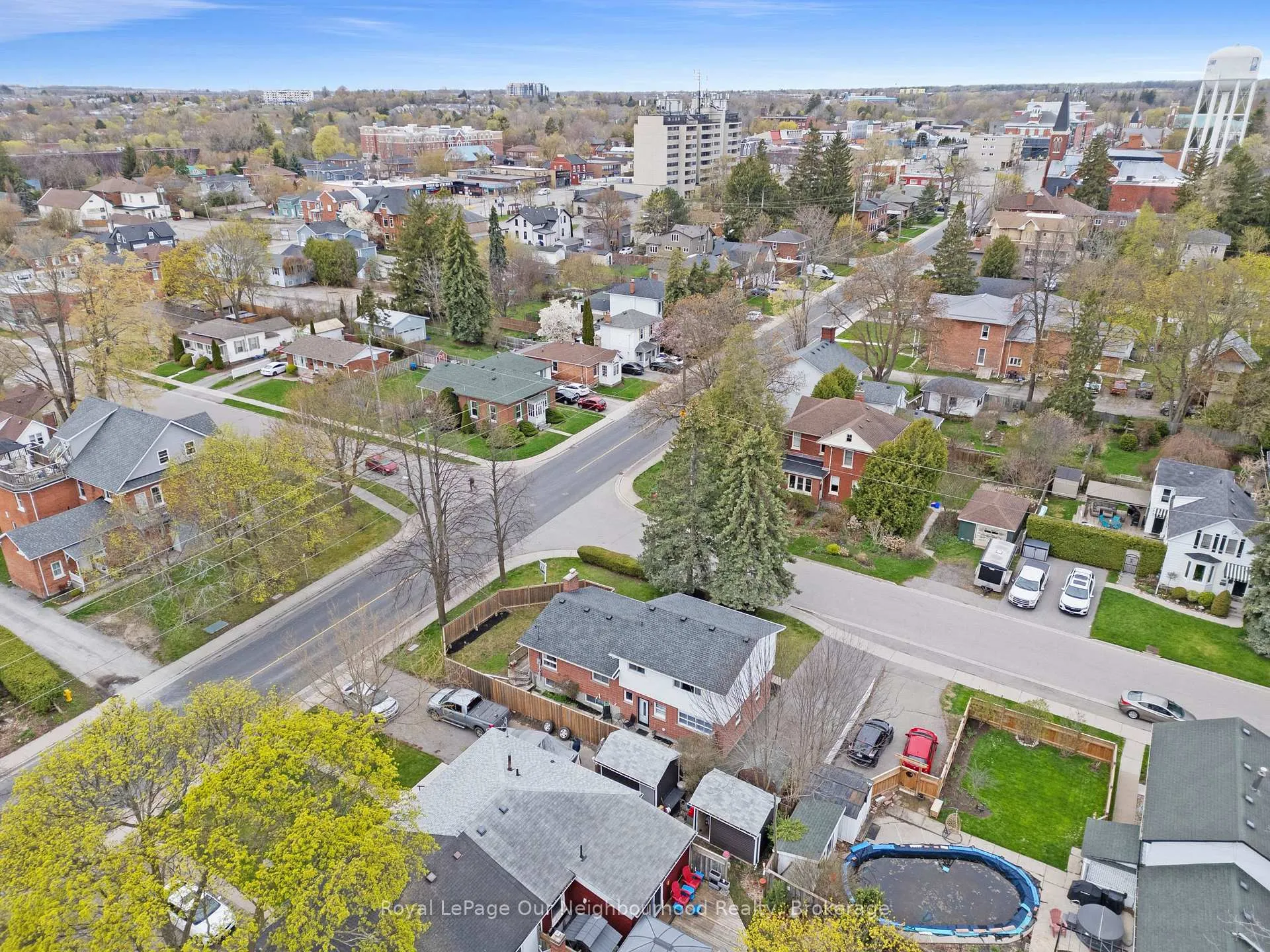 Photo 34 of 11 Ontario Street, Clarington, Bowmanville — HOMEH