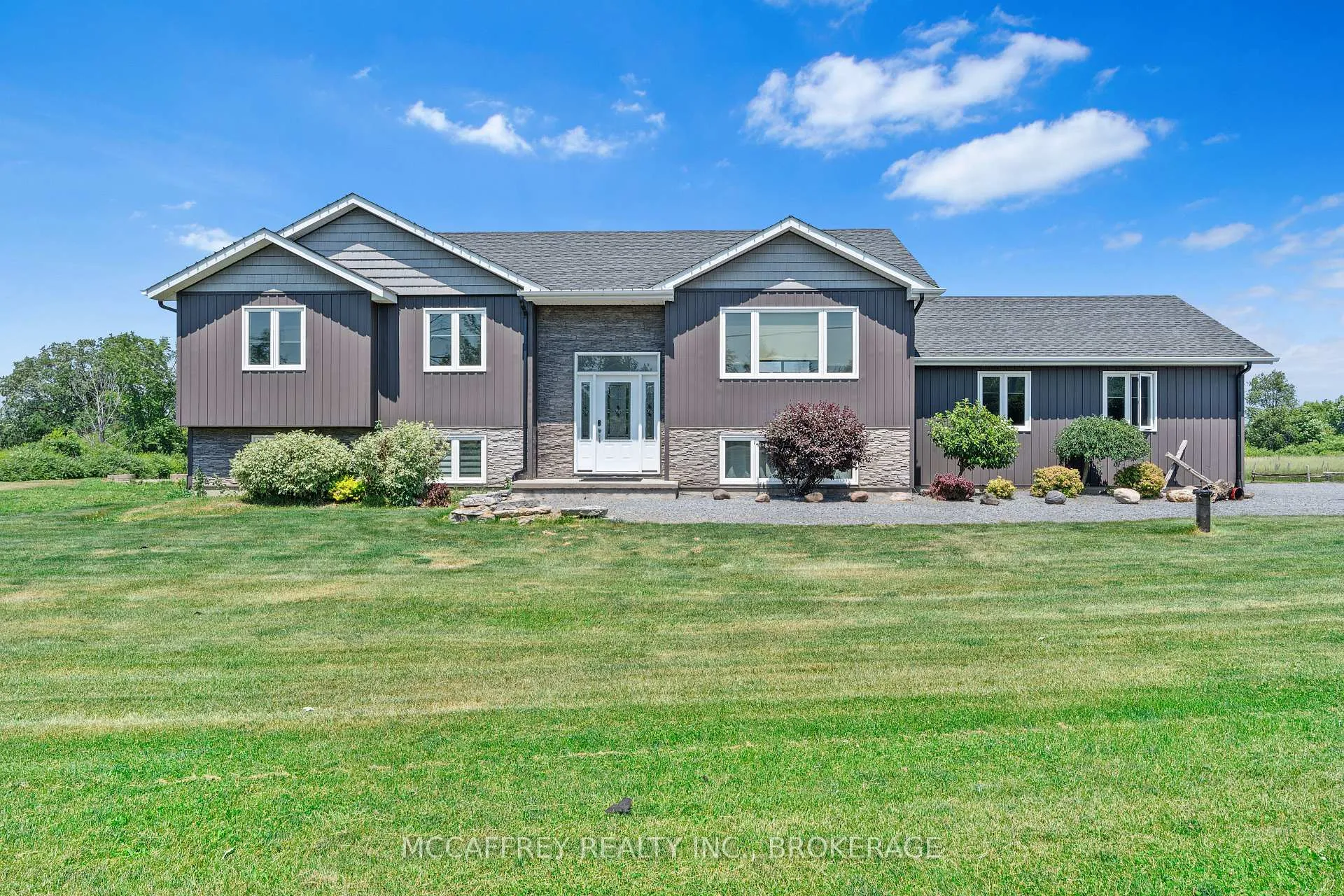 Photo 2 of 5200 Colebrook Road, Frontenac, Frontenac South — HOMEH