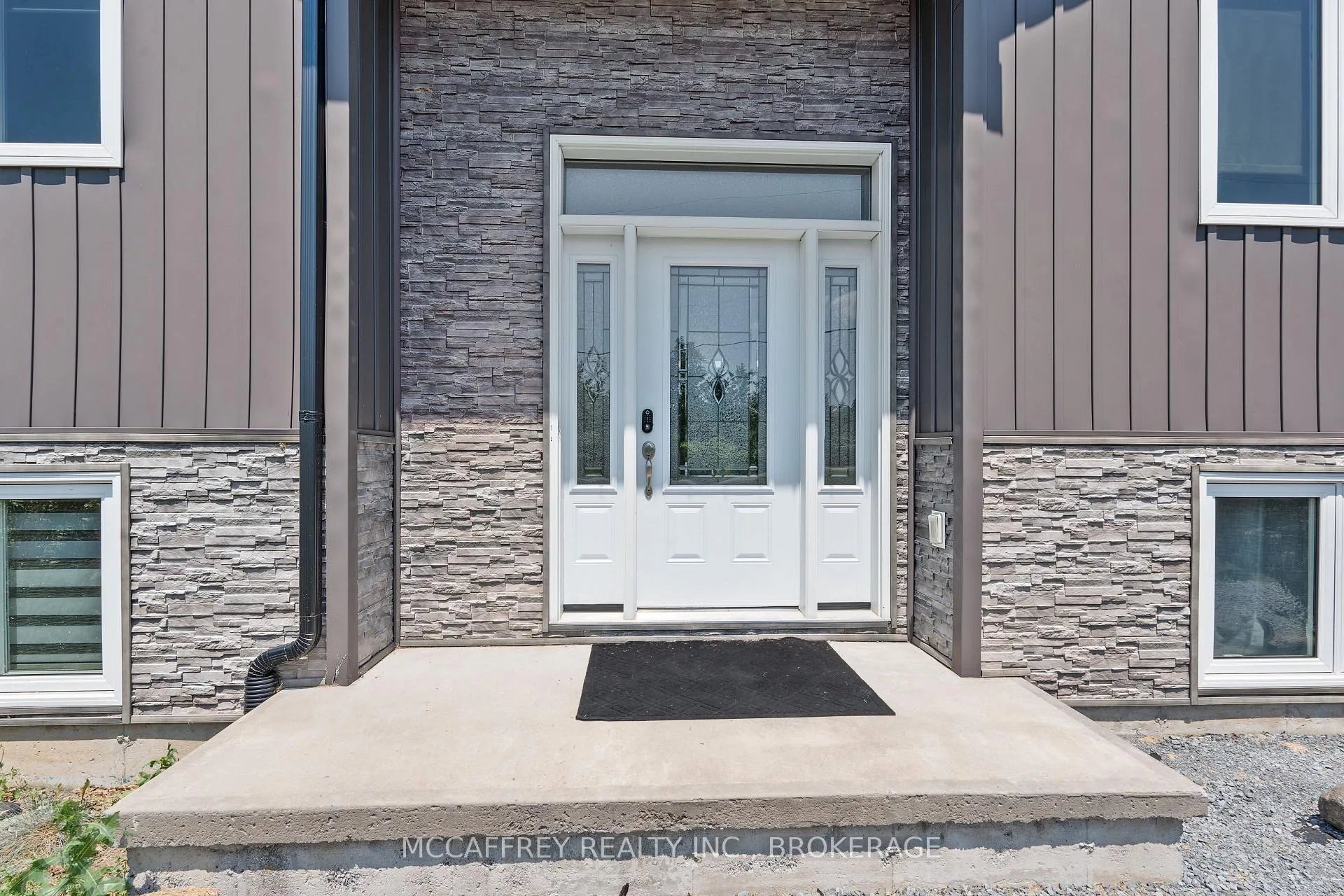 Photo 3 of 5200 Colebrook Road, Frontenac, Frontenac South — HOMEH