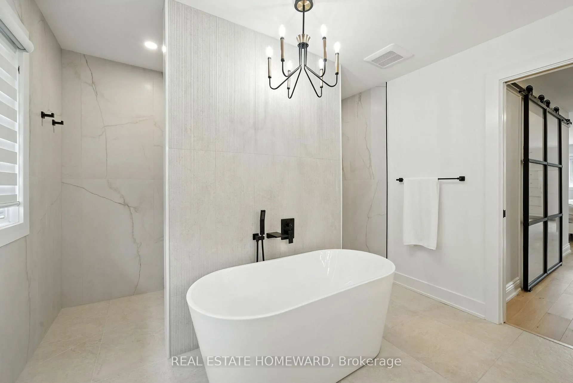 Photo 25 of 63 Whitburn Street, Whitby, Williamsburg — HOMEH