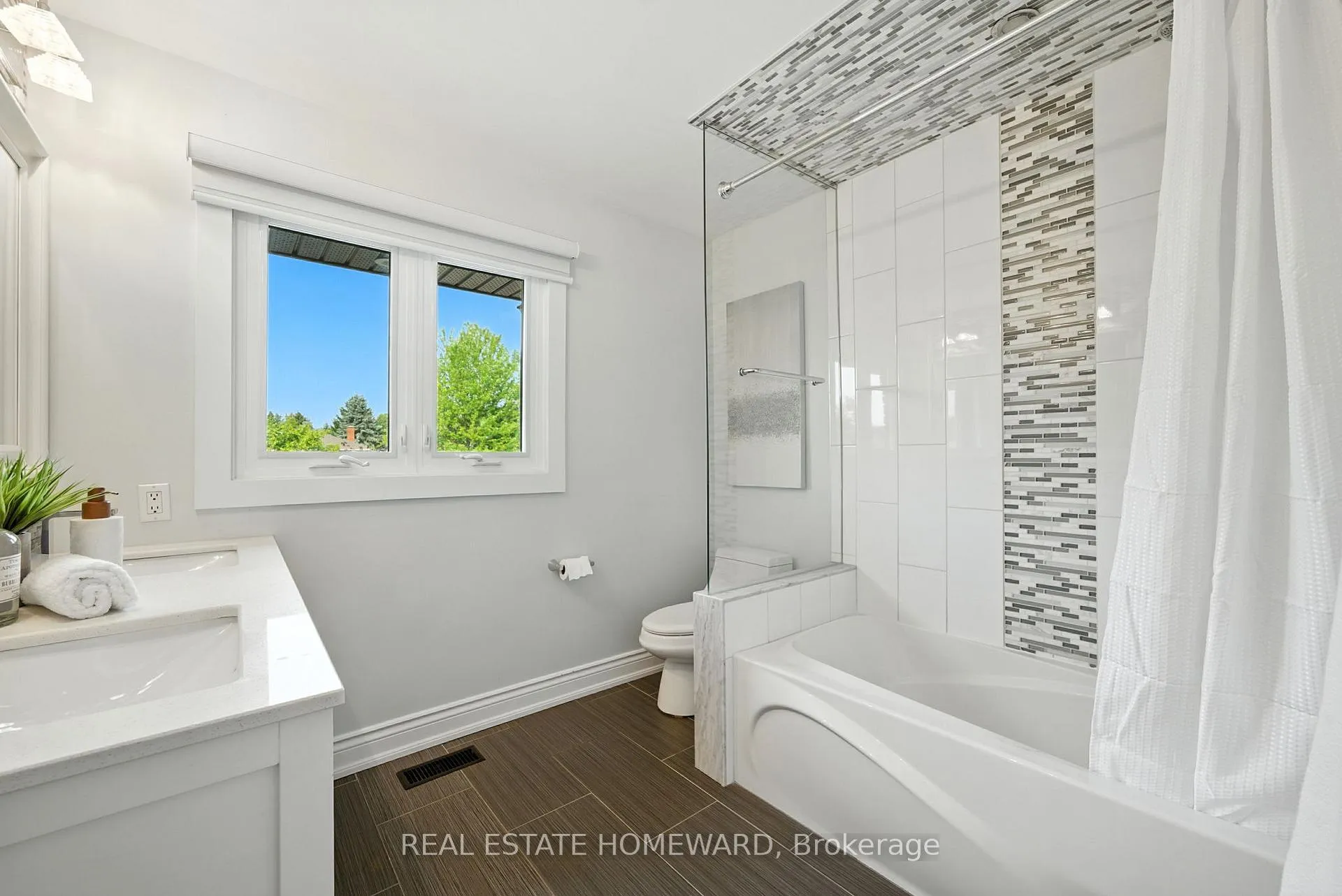 Photo 30 of 63 Whitburn Street, Whitby, Williamsburg — HOMEH