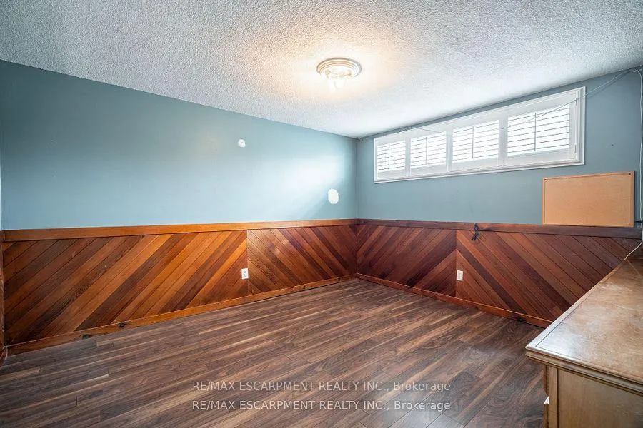 Photo 16 of 7623 Rainbow Crescent, Niagara Falls, Marineland — HOMEH