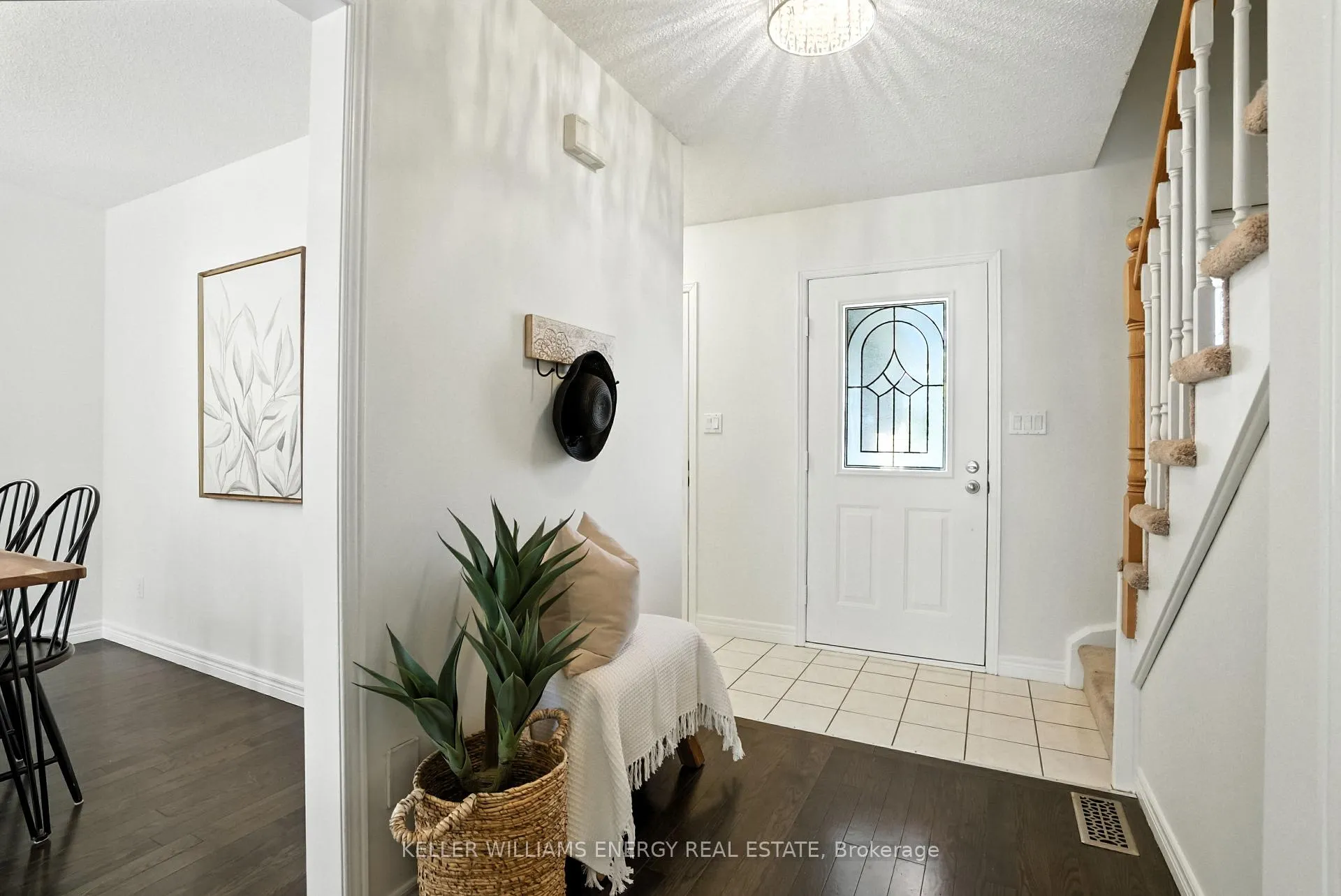 Photo 2 of 22 Short Crescent, Clarington, Courtice — HOMEH