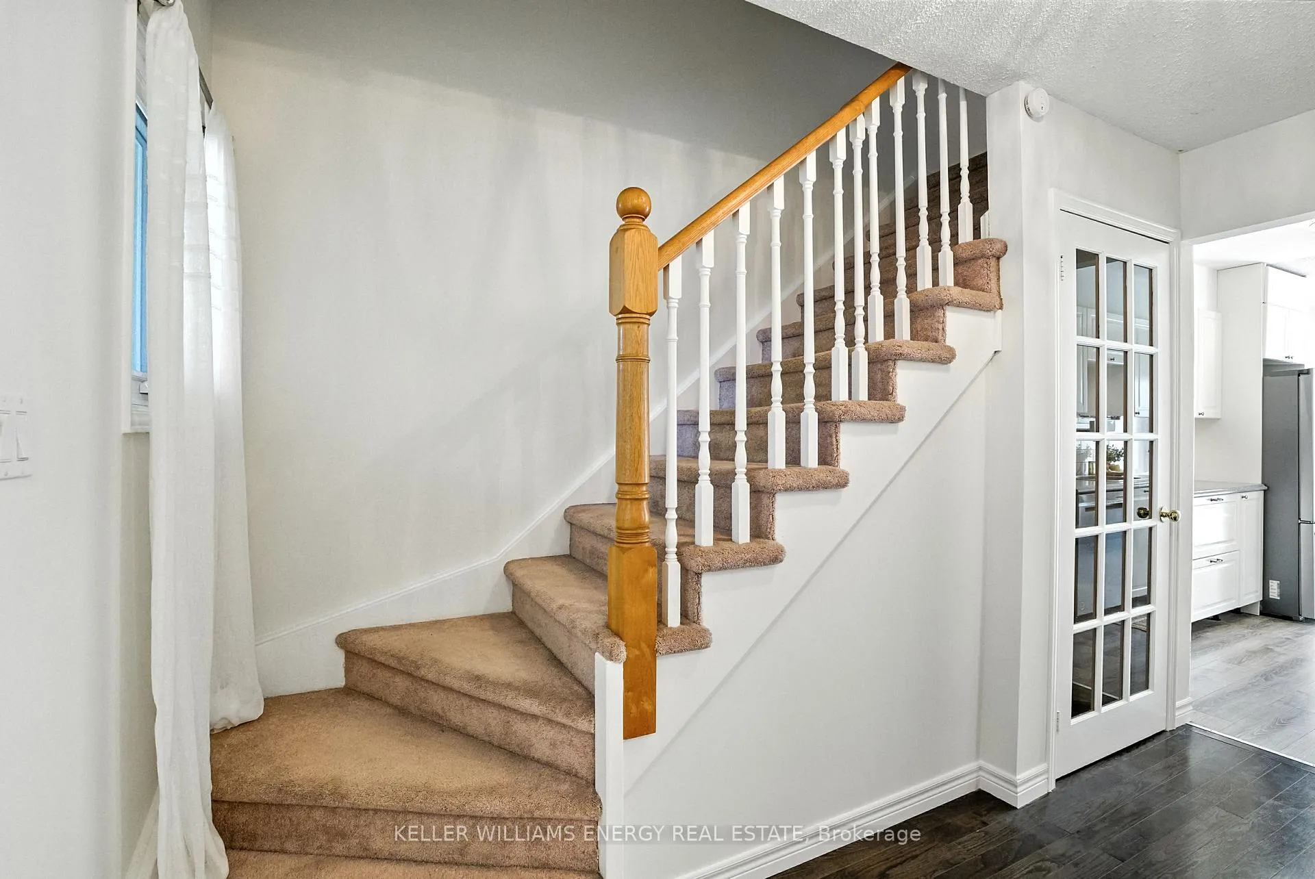 Photo 3 of 22 Short Crescent, Clarington, Courtice — HOMEH