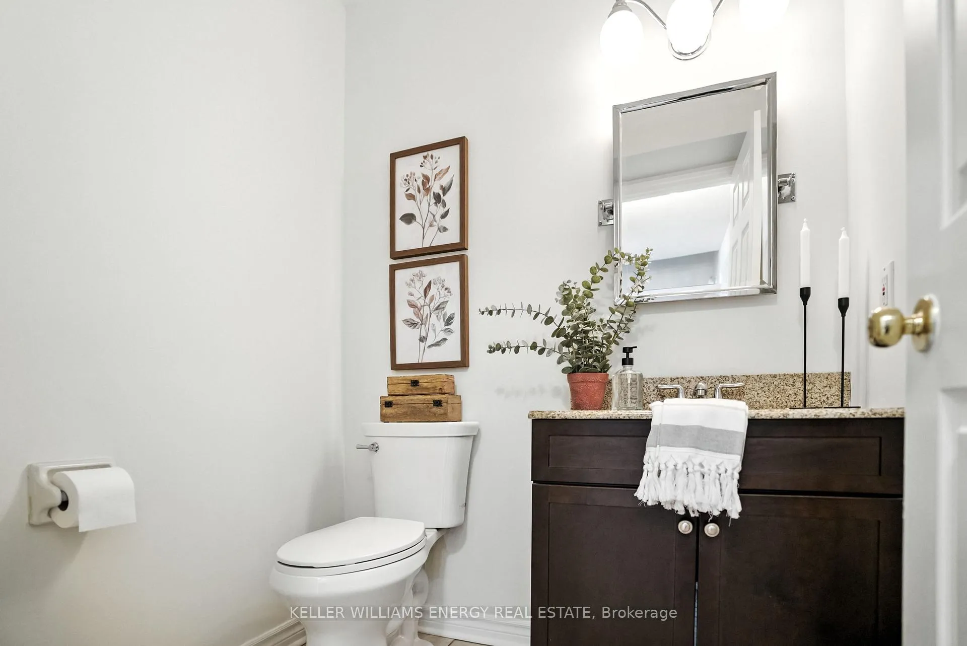 Photo 5 of 22 Short Crescent, Clarington, Courtice — HOMEH