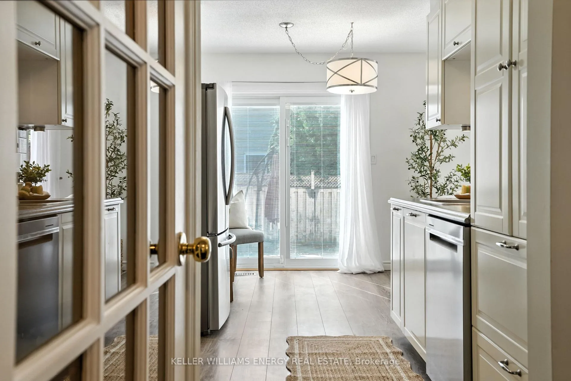 Photo 16 of 22 Short Crescent, Clarington, Courtice — HOMEH