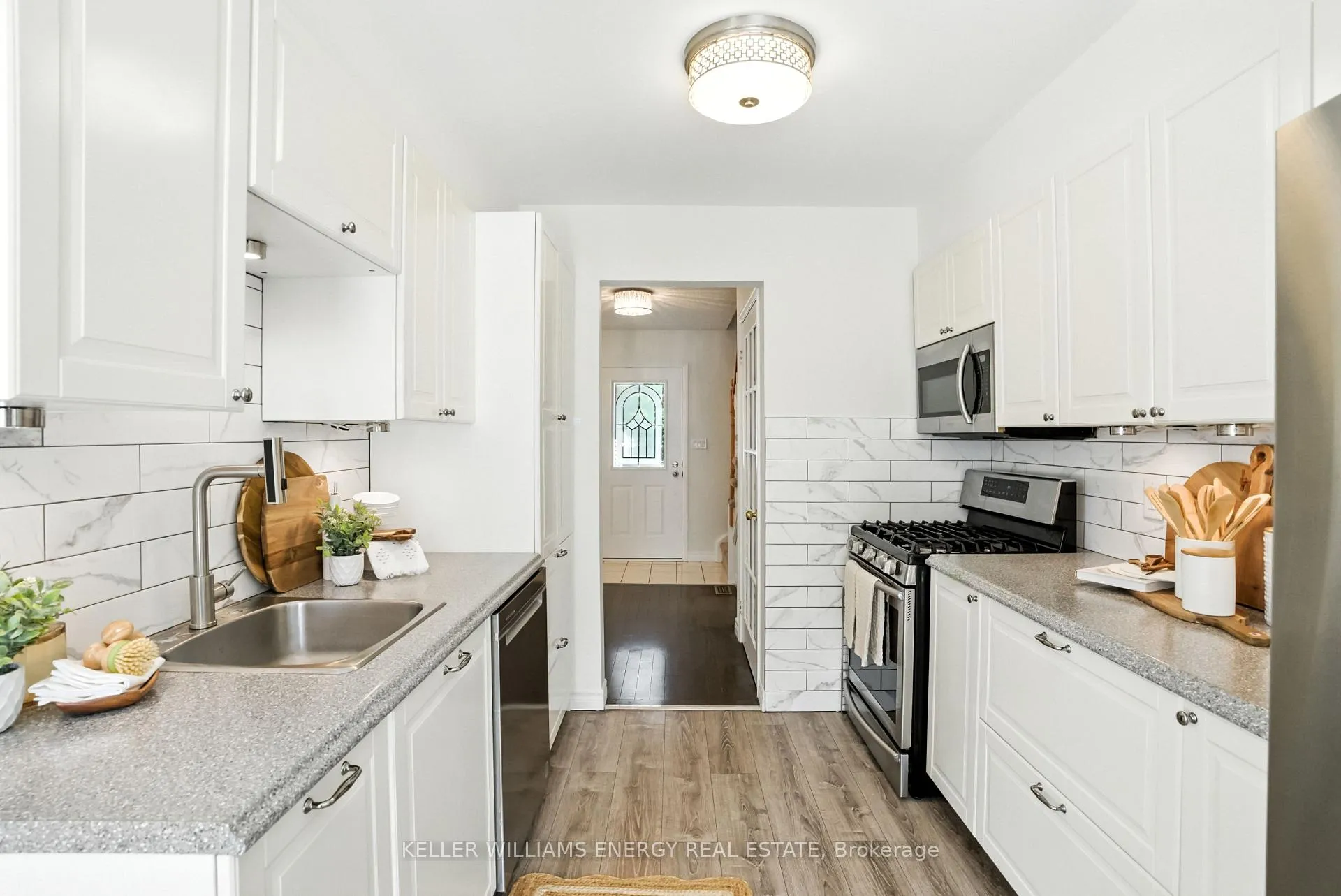 Photo 19 of 22 Short Crescent, Clarington, Courtice — HOMEH