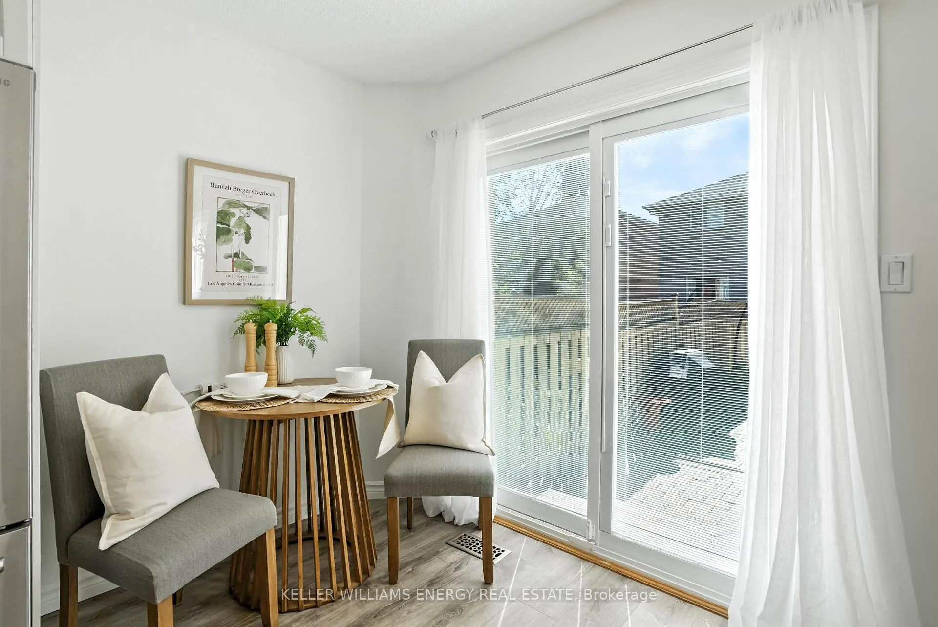 Photo 24 of 22 Short Crescent, Clarington, Courtice — HOMEH