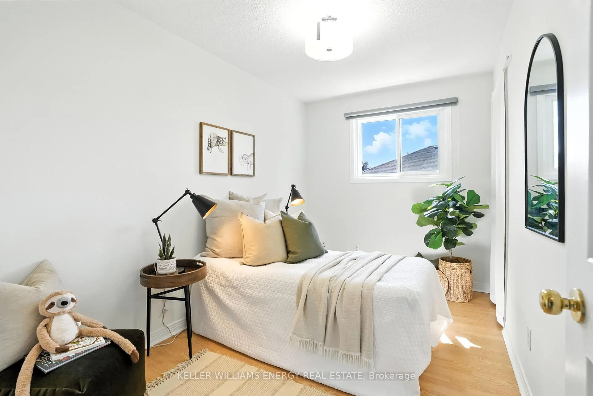 Photo 33 of 22 Short Crescent, Clarington, Courtice — HOMEH