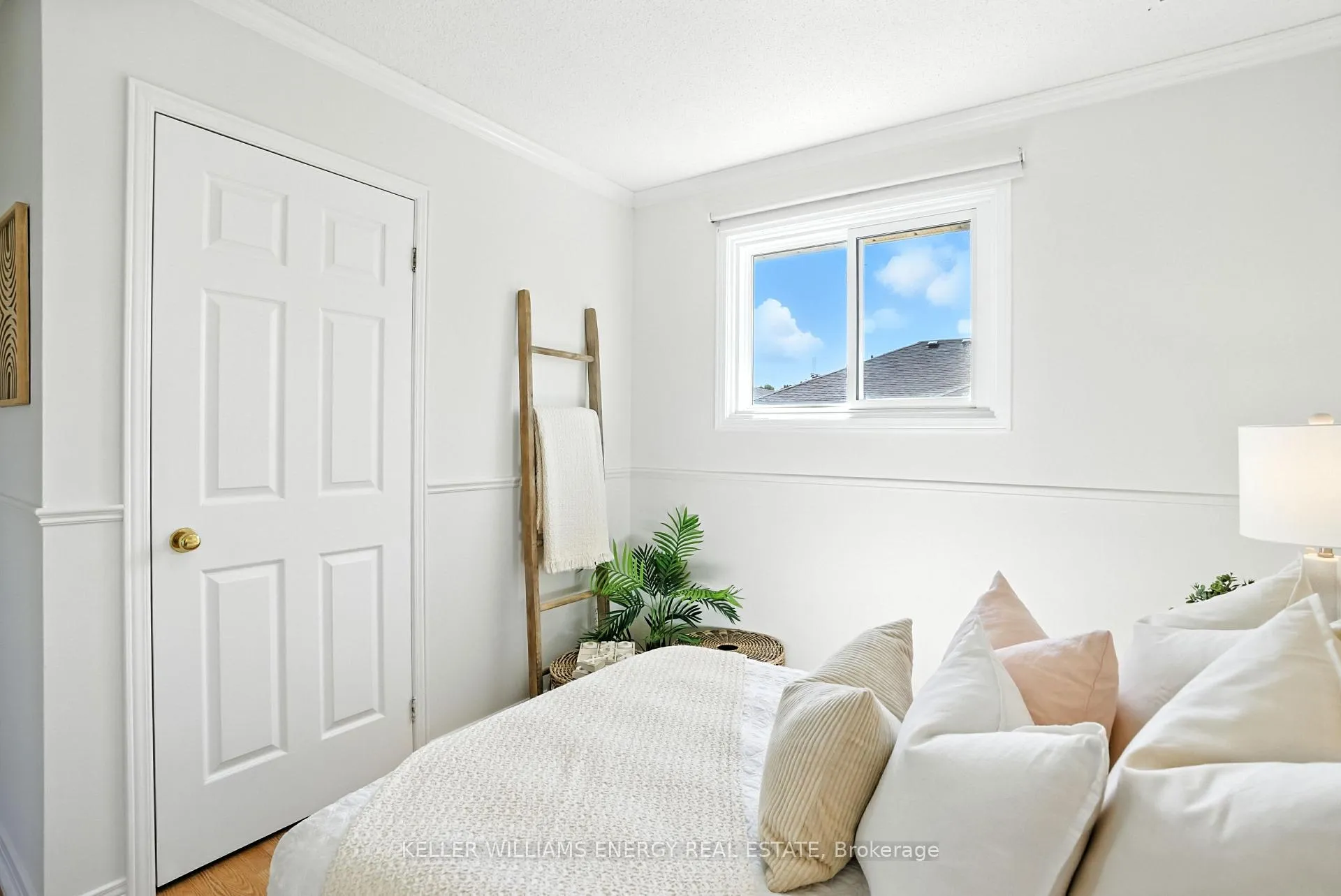 Photo 37 of 22 Short Crescent, Clarington, Courtice — HOMEH