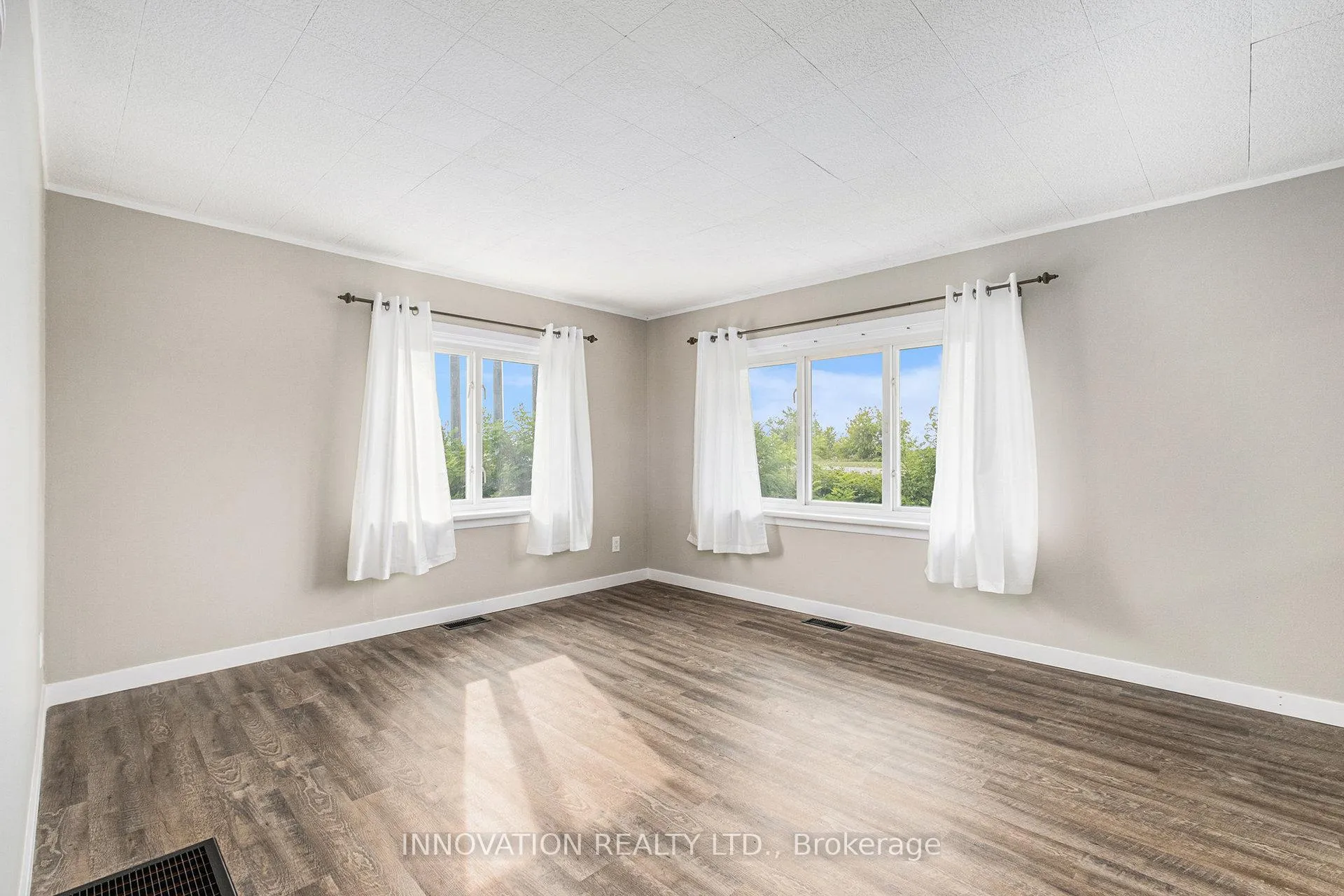 Photo 6 of 60 Russett Drive, McNab/Braeside, Mcnab/Braeside Twps — HOMEH