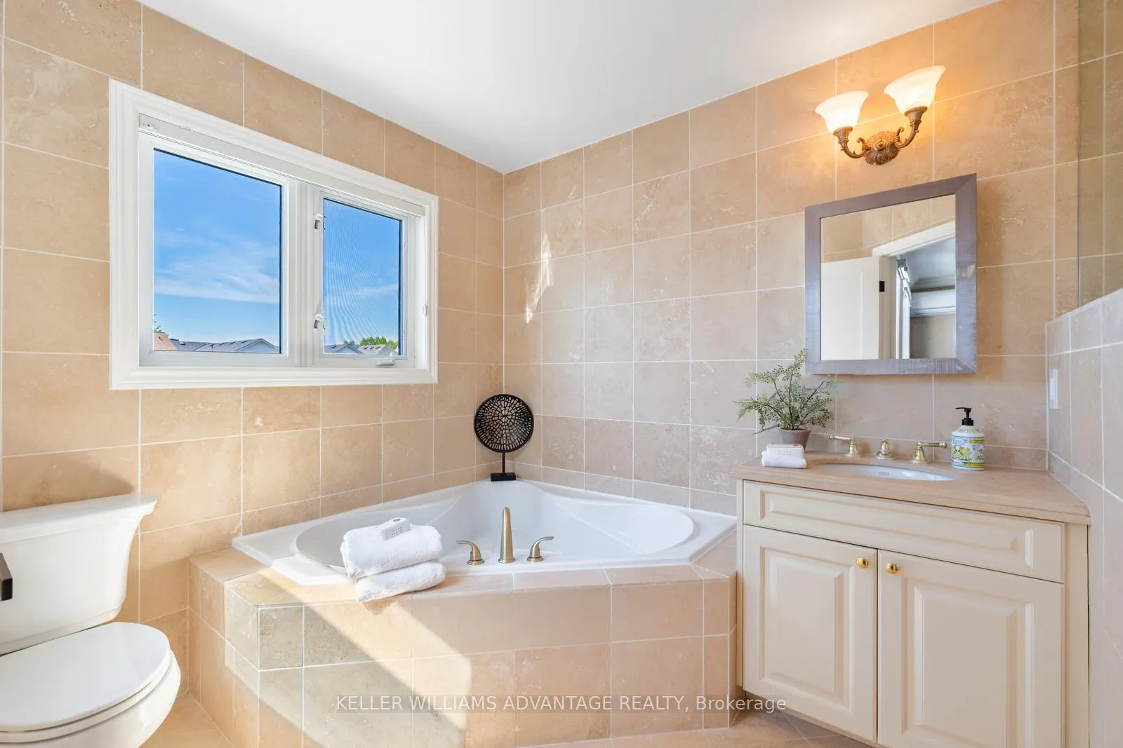 Photo 31 of 44 Joseph Duggan Road, Toronto, The Beaches — HOMEH
