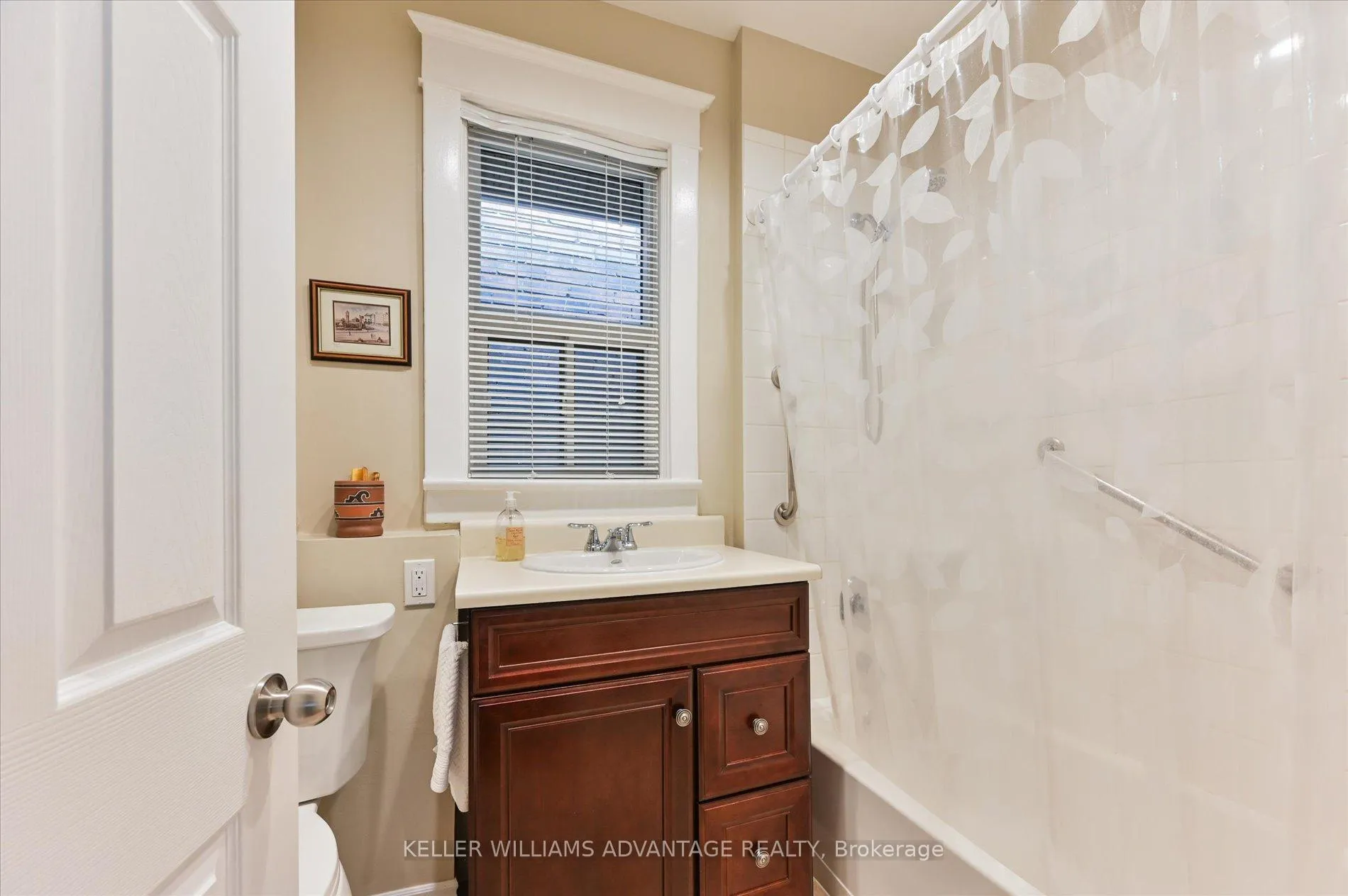 Photo 7 of 68 Keystone Avenue, Toronto, East End-Danforth — HOMEH