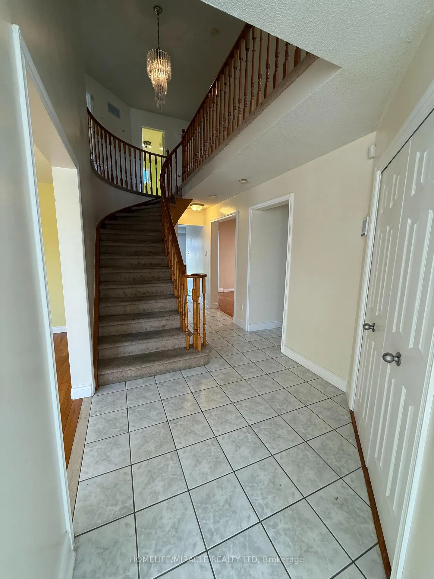 Photo 6 of 303 Delaney Drive, Ajax, Central West — HOMEH