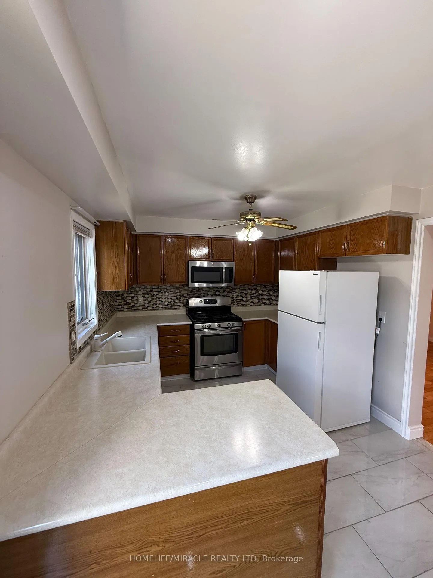 Photo 11 of 303 Delaney Drive, Ajax, Central West — HOMEH