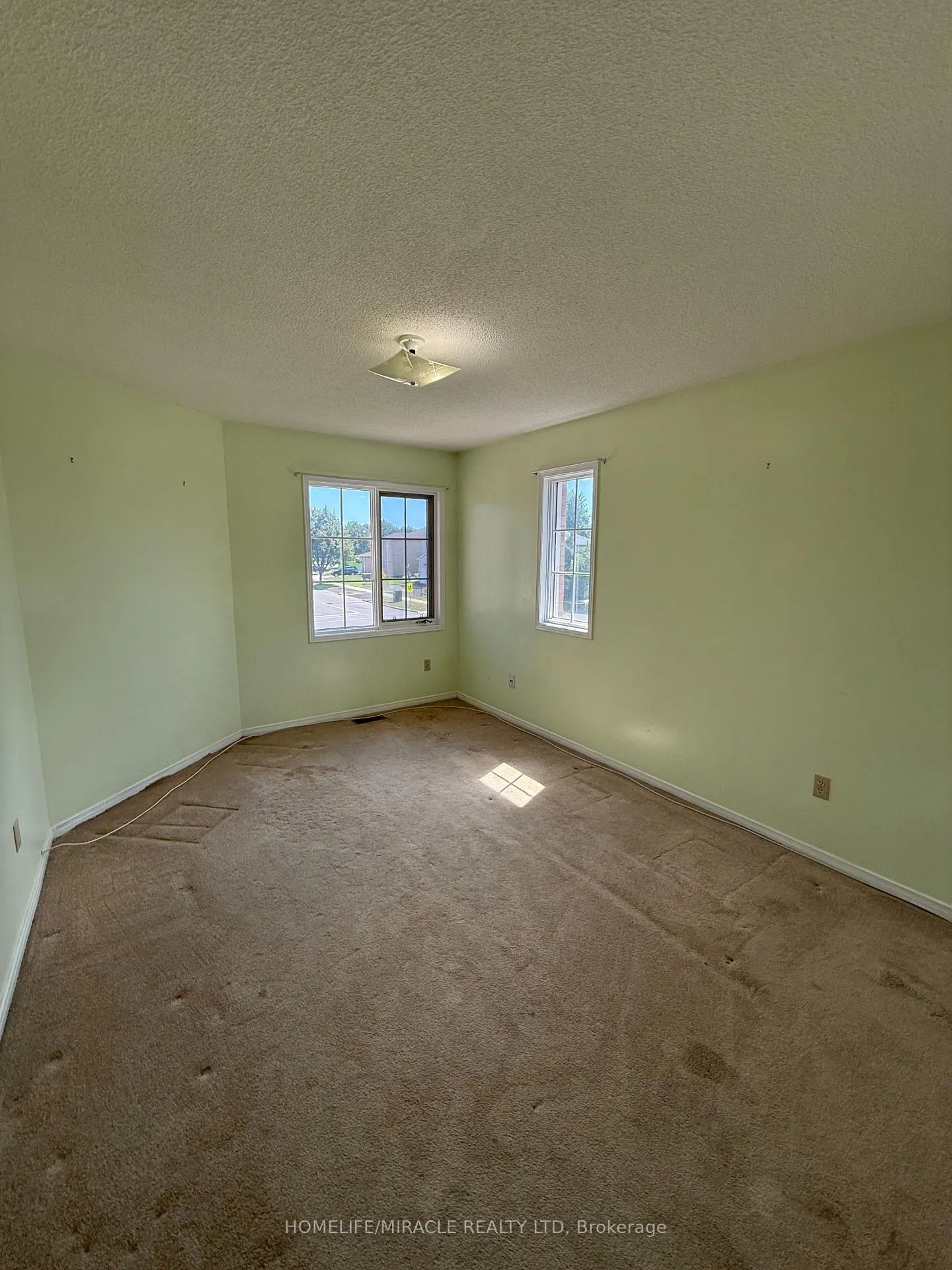 Photo 17 of 303 Delaney Drive, Ajax, Central West — HOMEH