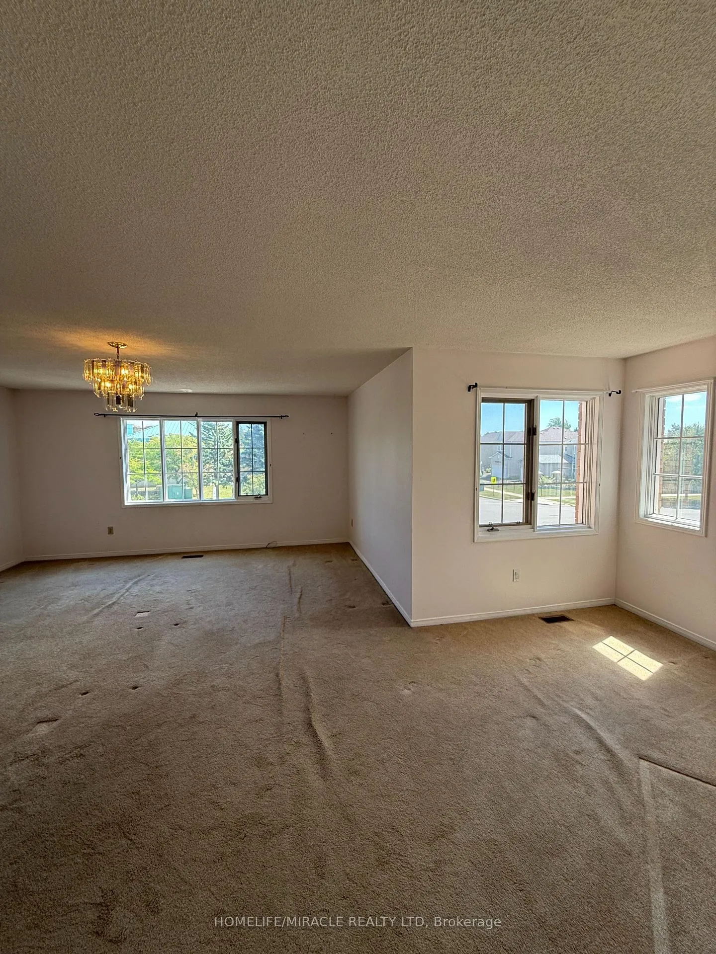 Photo 21 of 303 Delaney Drive, Ajax, Central West — HOMEH